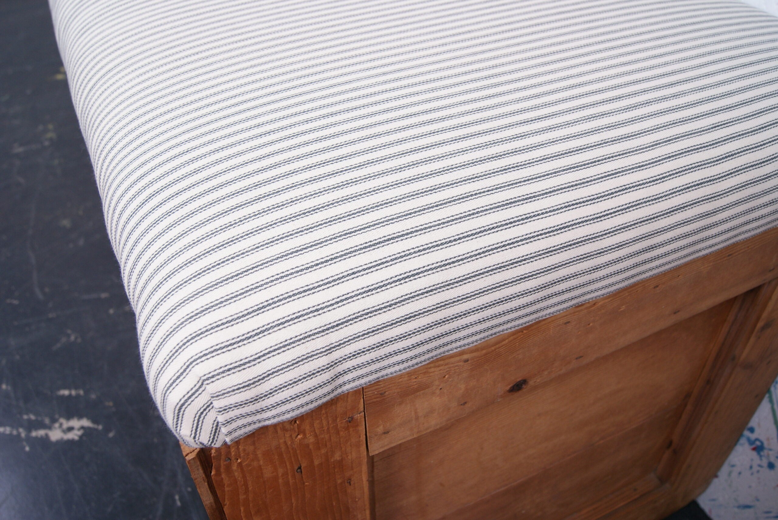 upholstered-chest-8