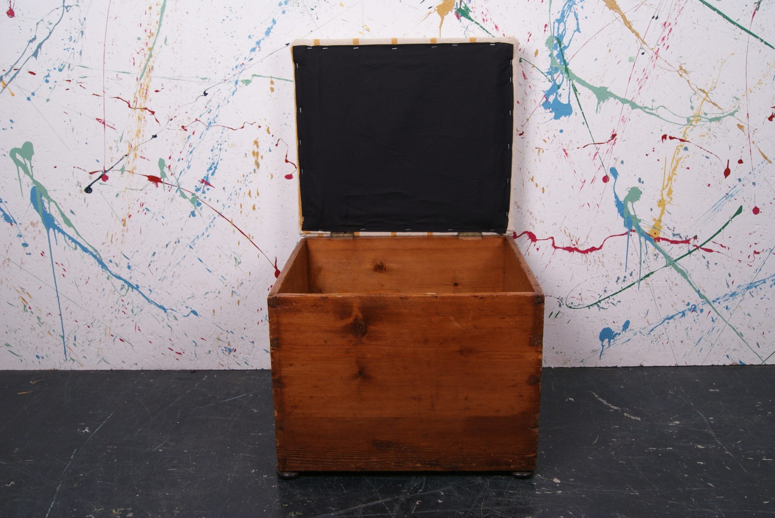 upholstered-storage-box-4