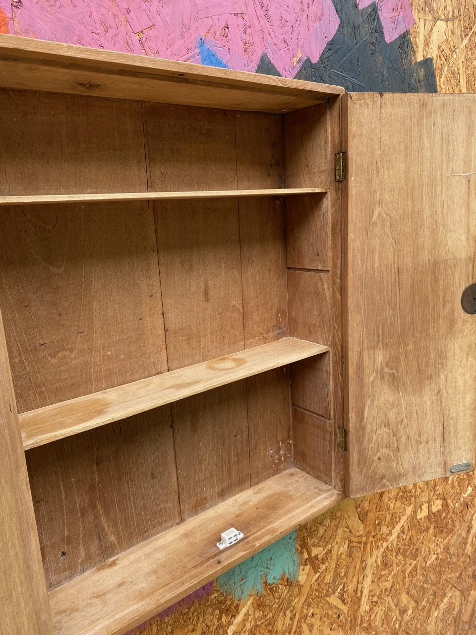 wall-cabinet-4