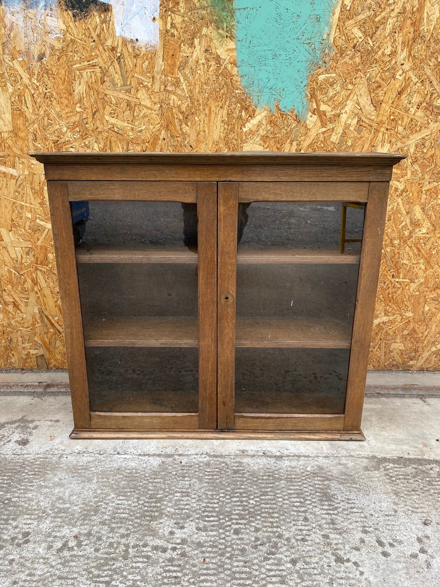 wall-glass-cabinet-1