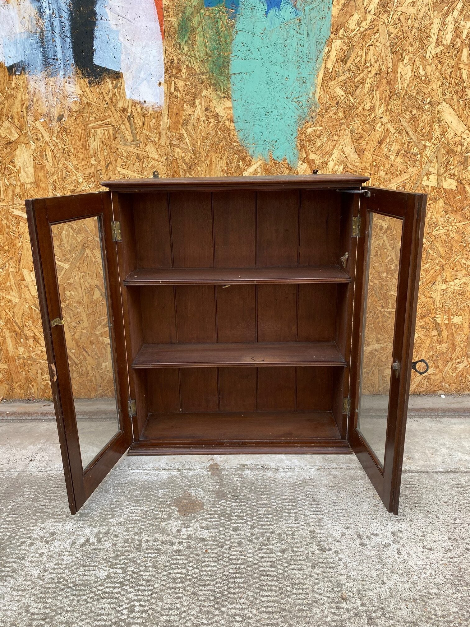 wall-glass-cabinet-11