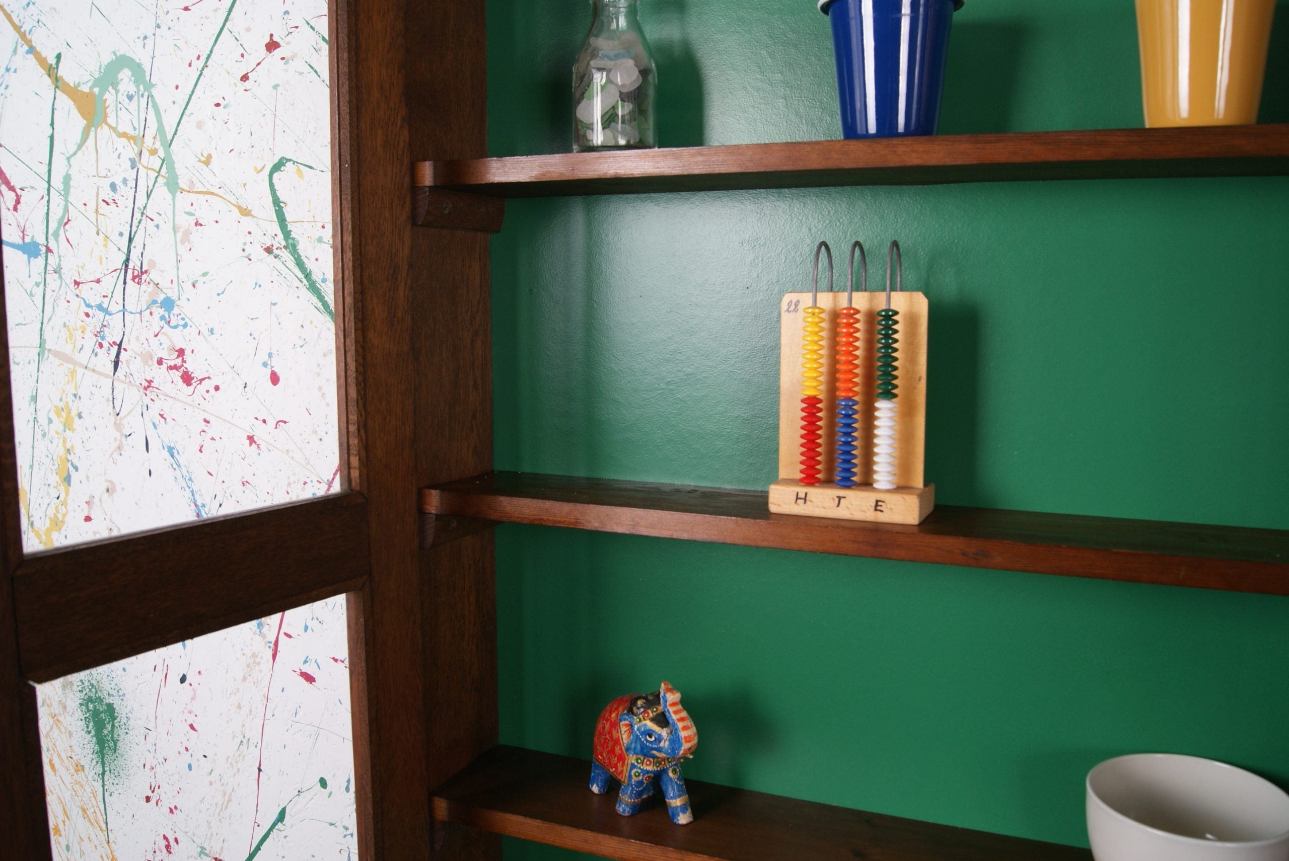 wall-glass-cabinet-2