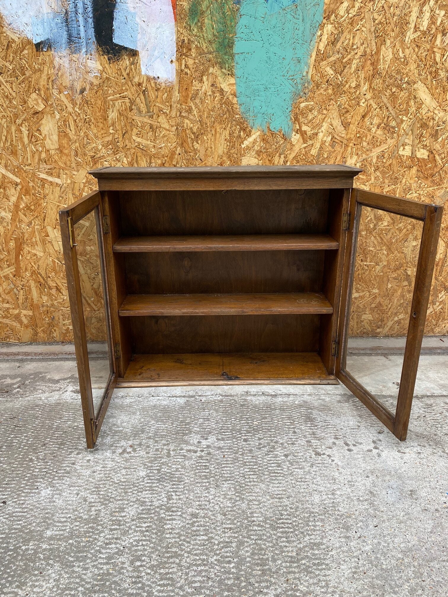 wall-glass-cabinet-3