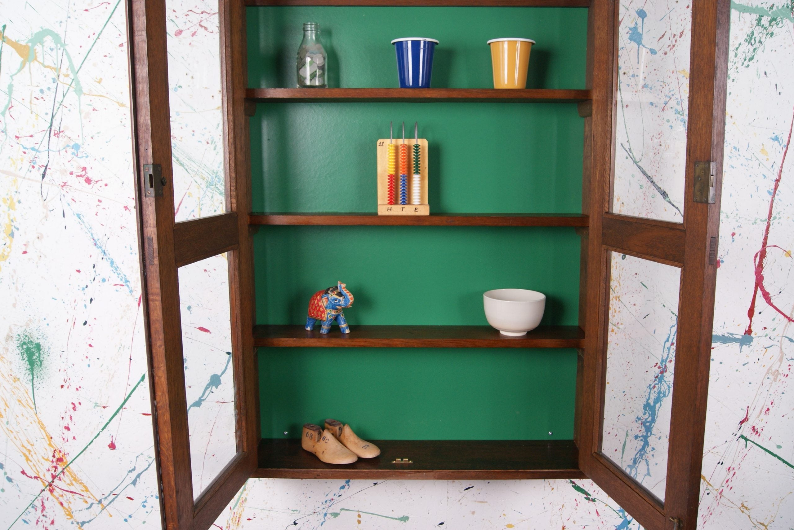 wall-glass-cabinet-3
