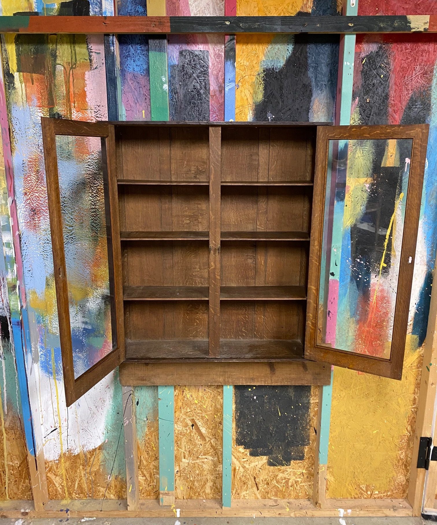 wall-glass-cabinet-31