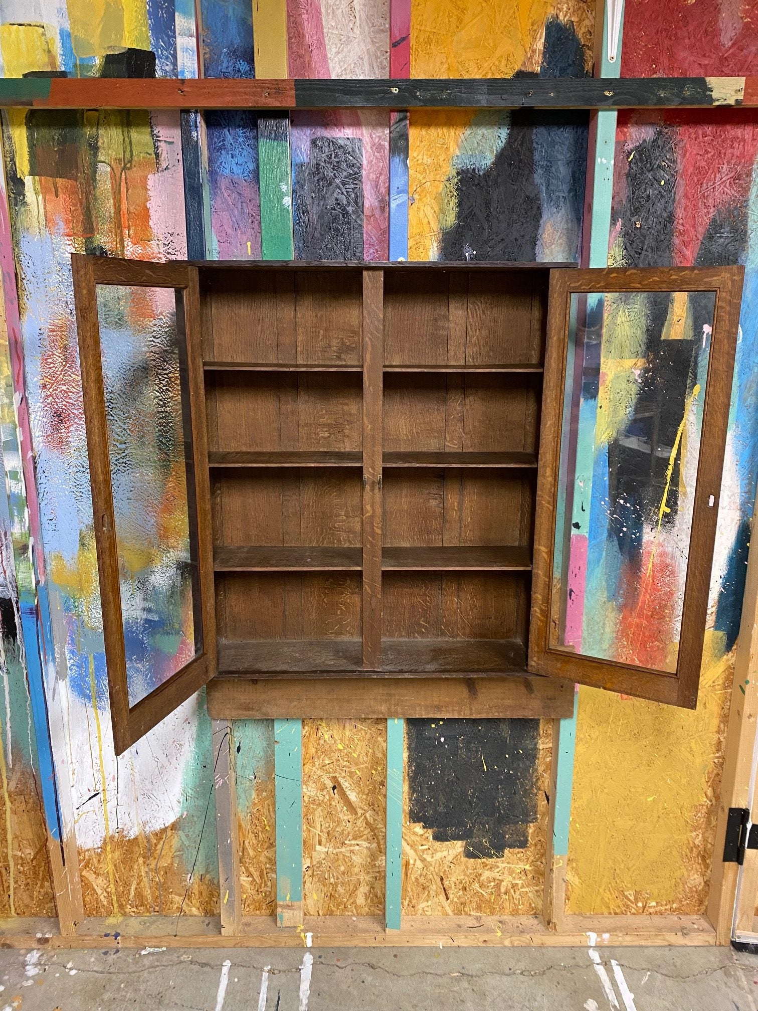 wall-glass-cabinet-31