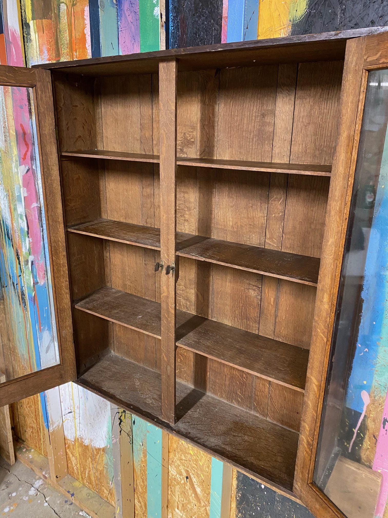wall-glass-cabinet-32