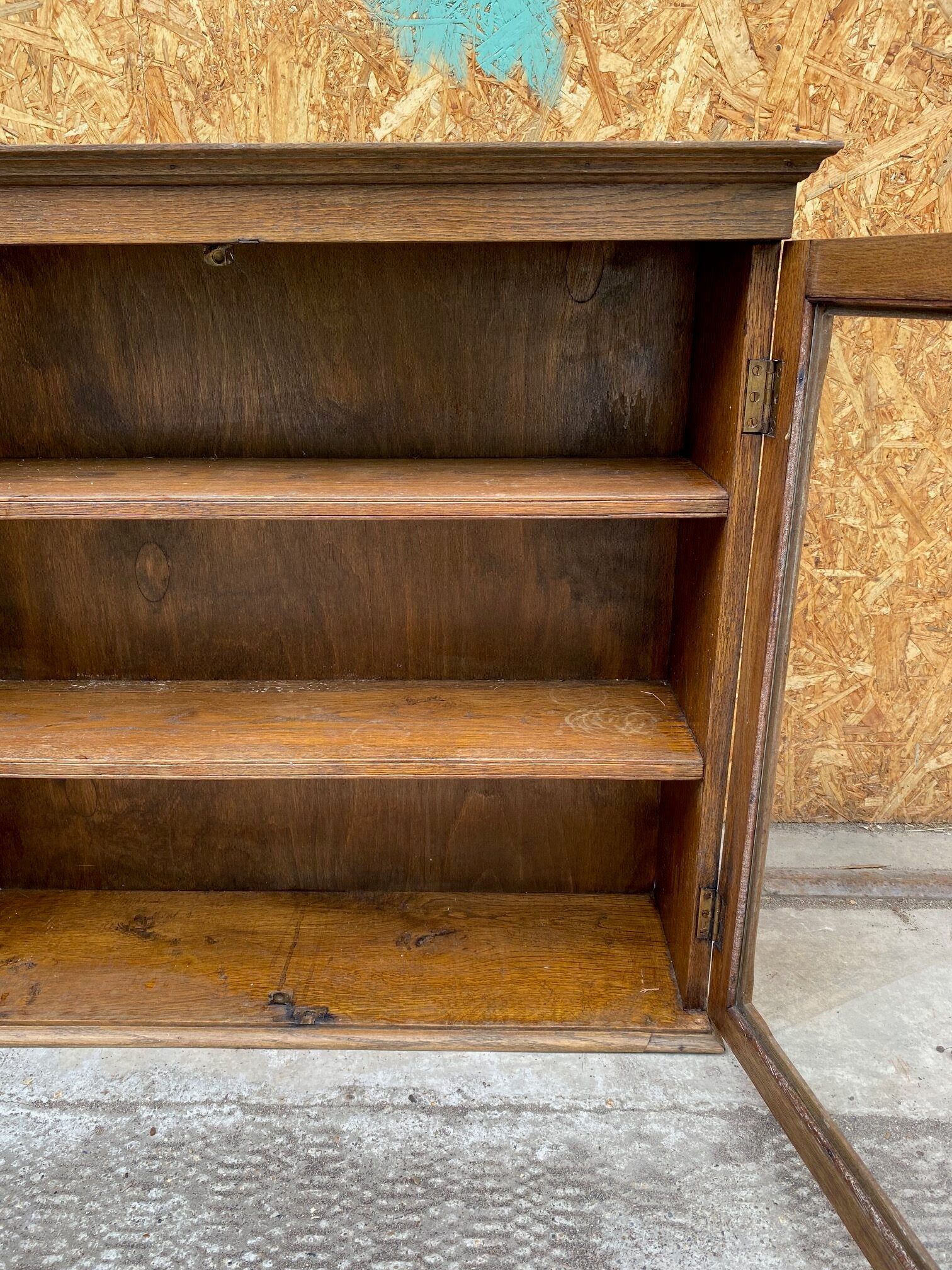 wall-glass-cabinet-4