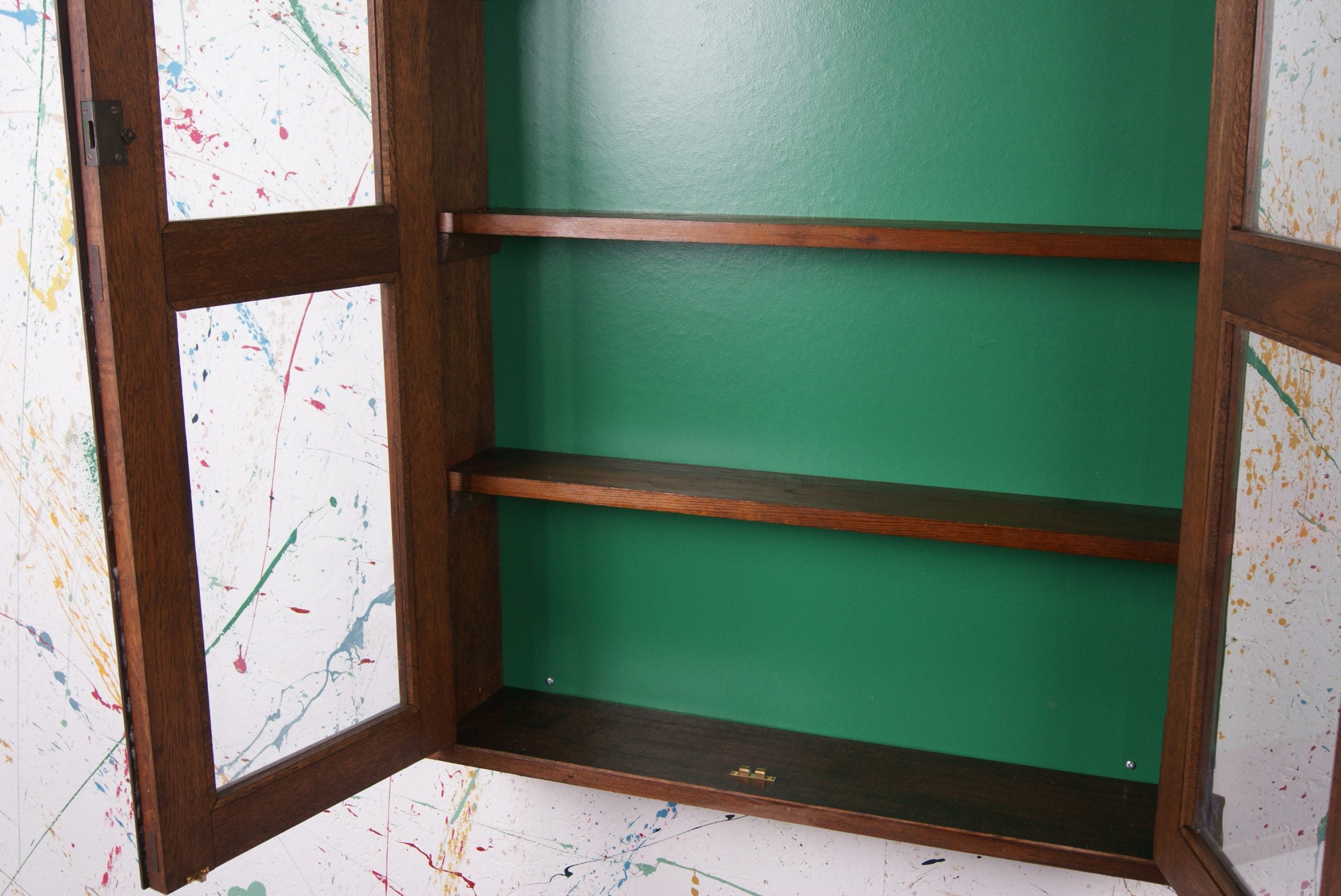 wall-glass-cabinet-7