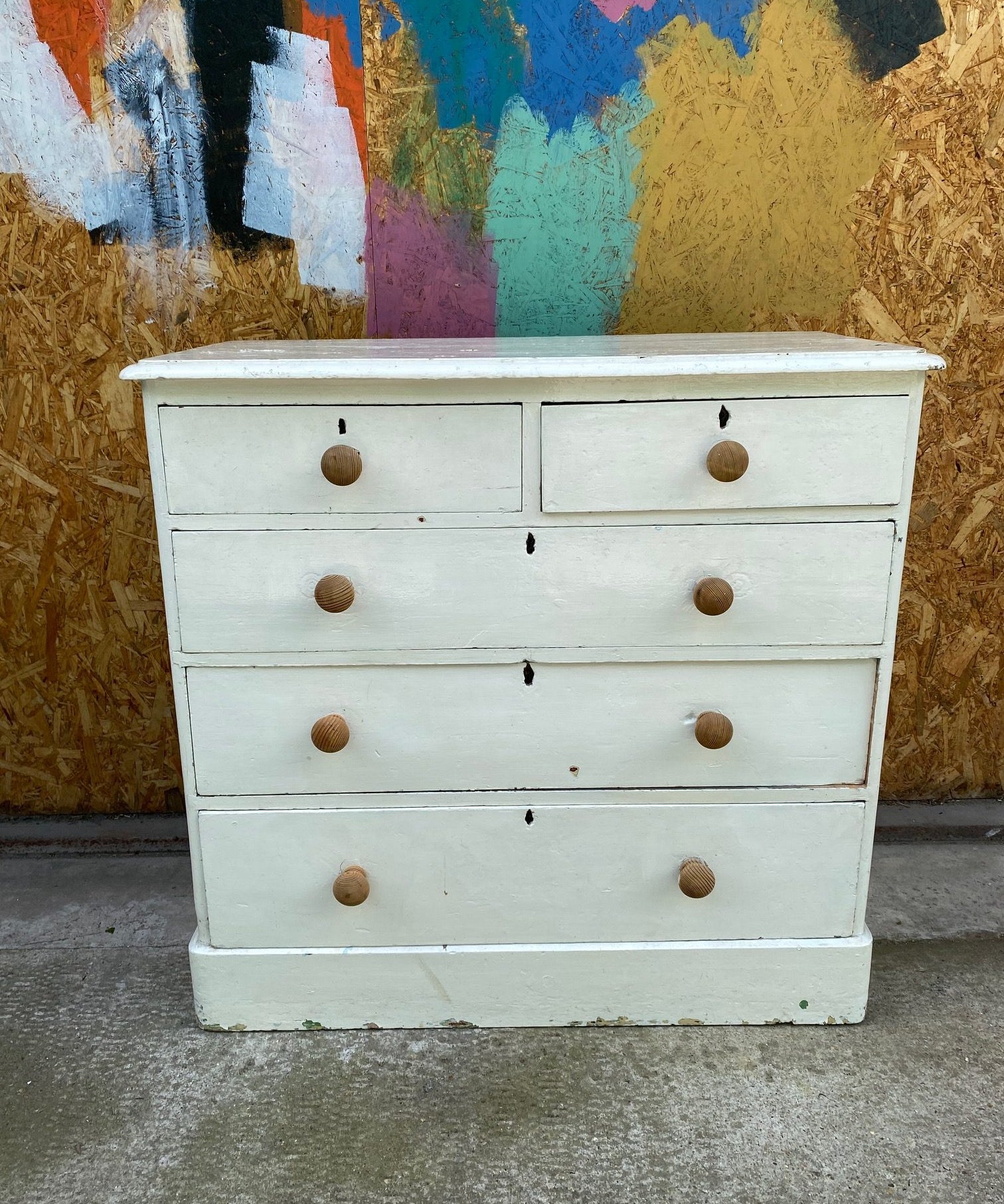 white-chest-of-drawers-10