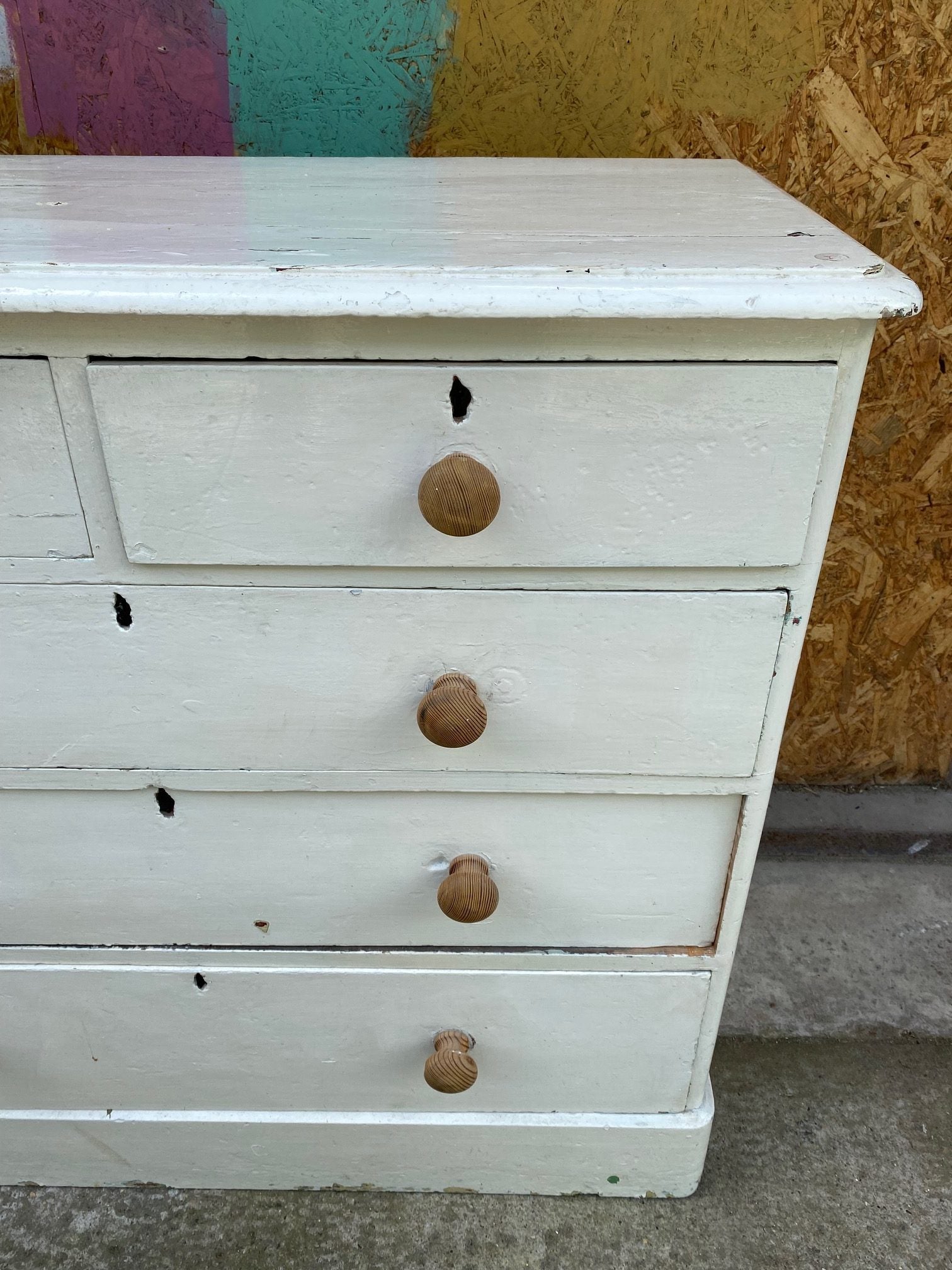 white-chest-of-drawers-11