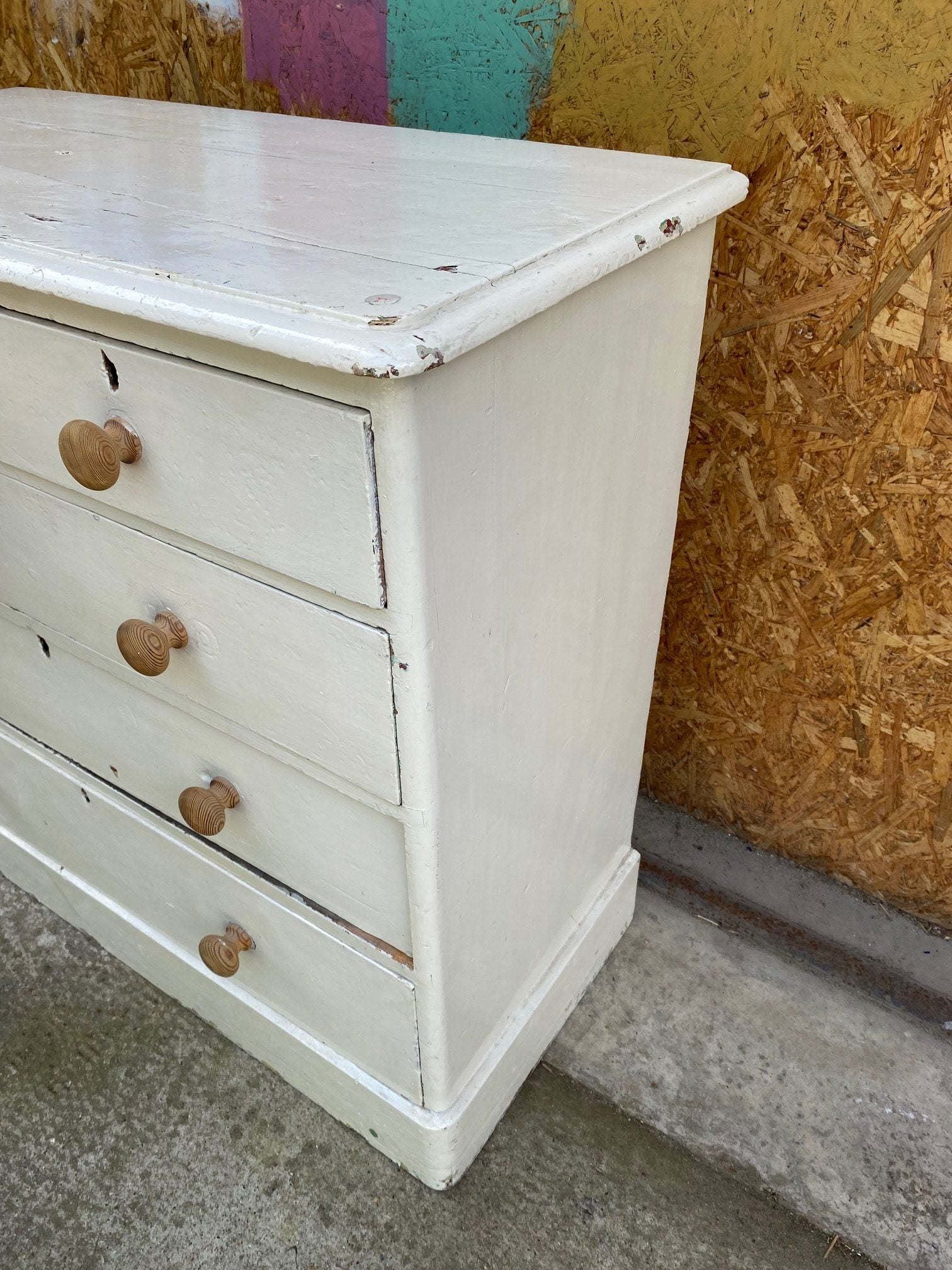 white-chest-of-drawers-12
