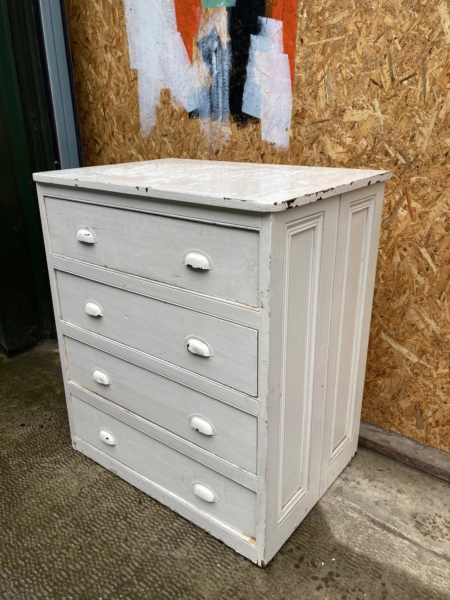 white-chest-of-drawers-2