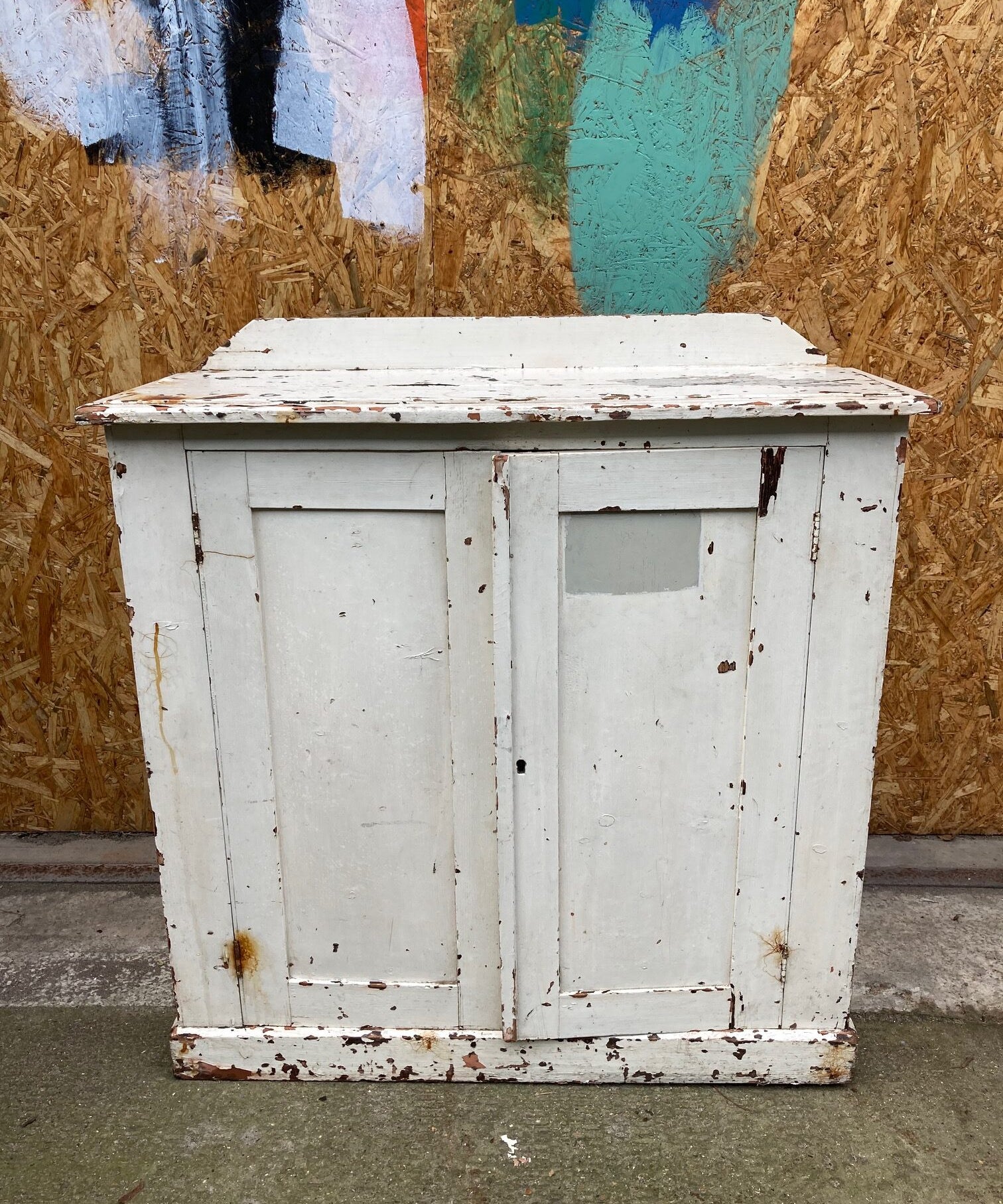 white-cupboard-1