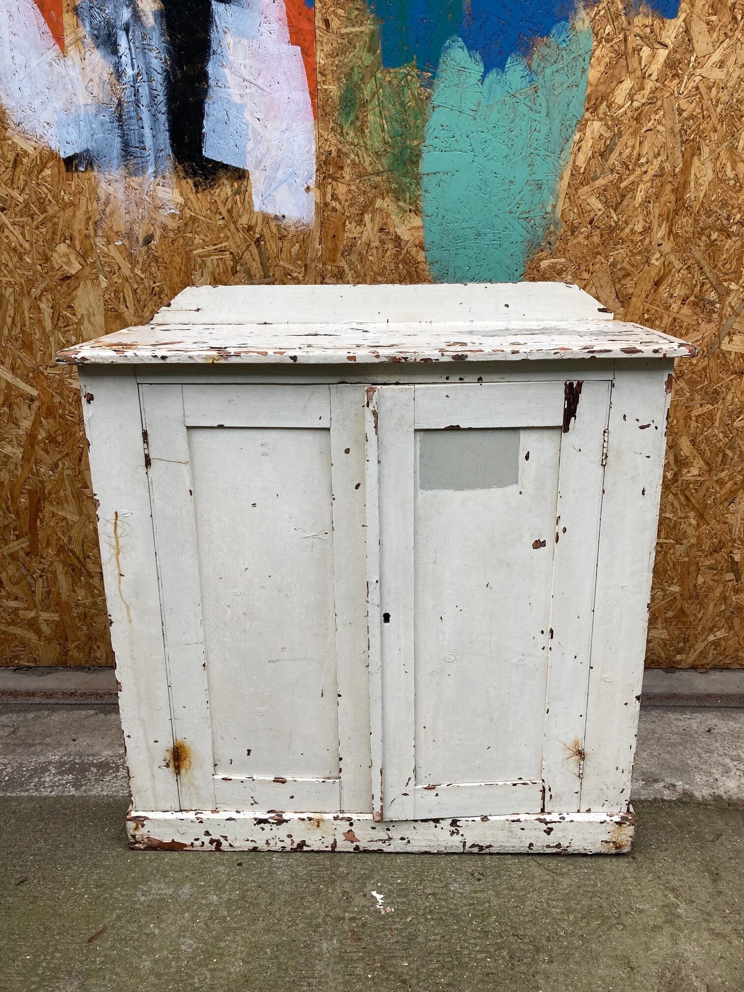 white-cupboard-1