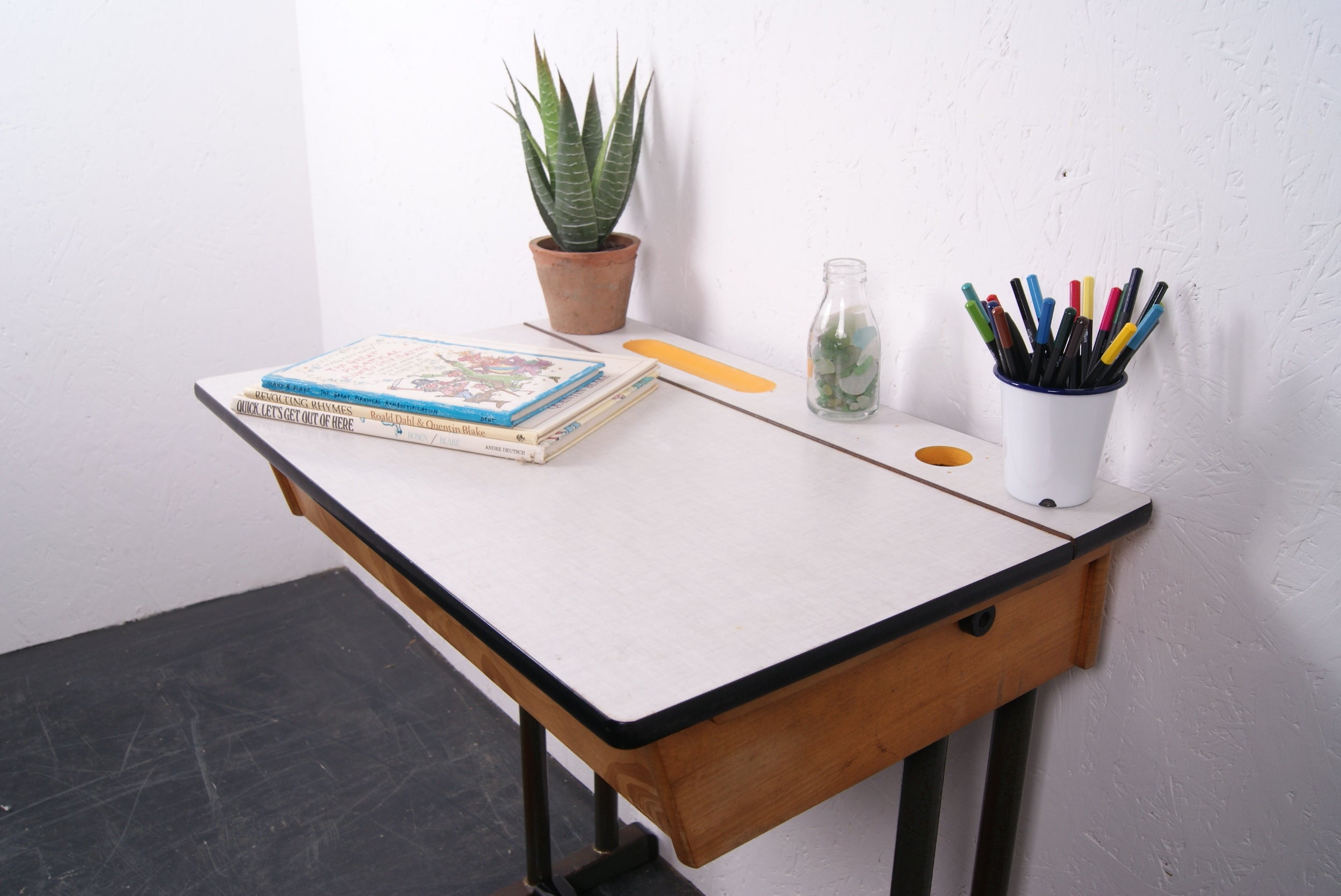 white-formica-topped-desk-6
