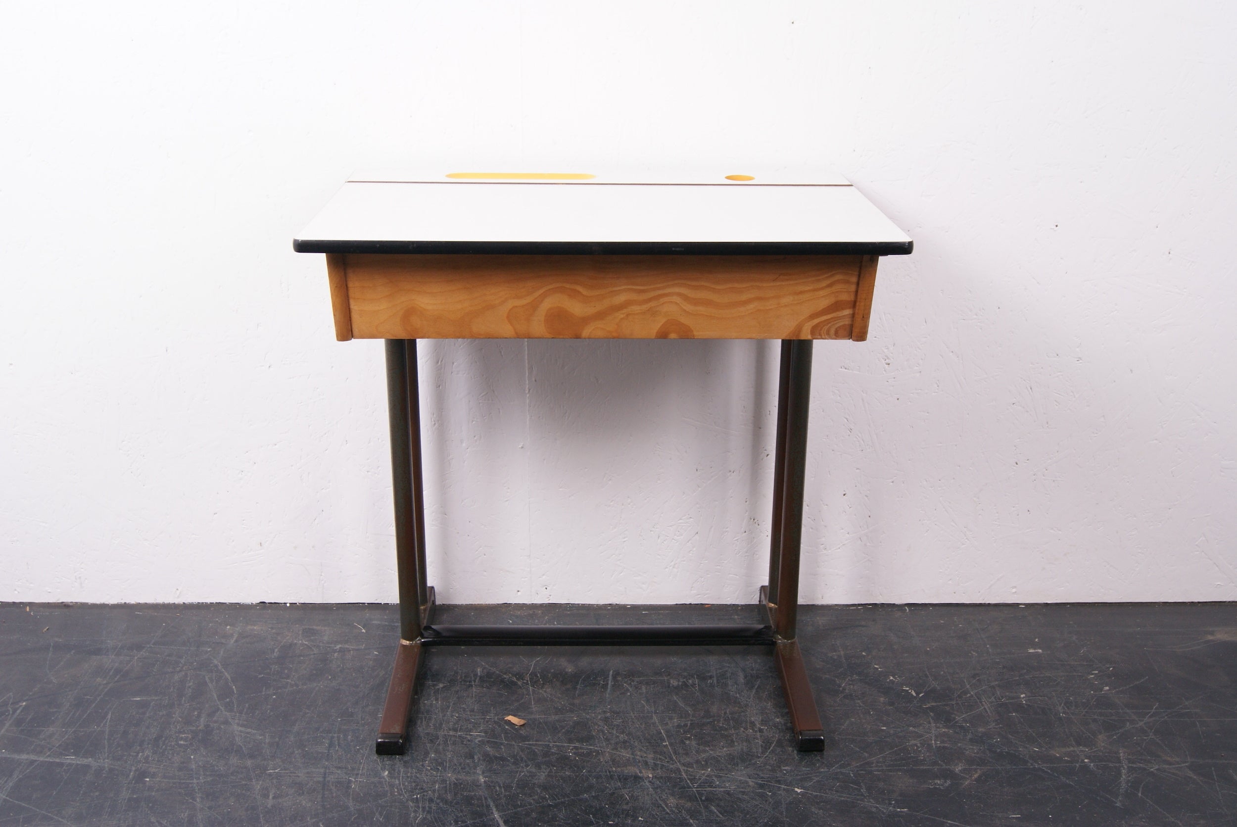 white-formica-topped-desk-7