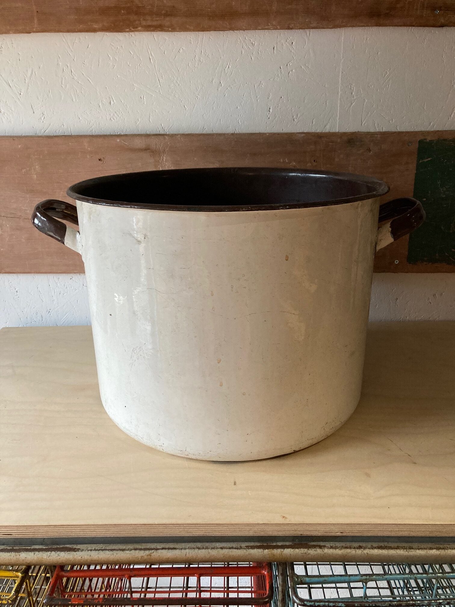white-round-maggie-1
