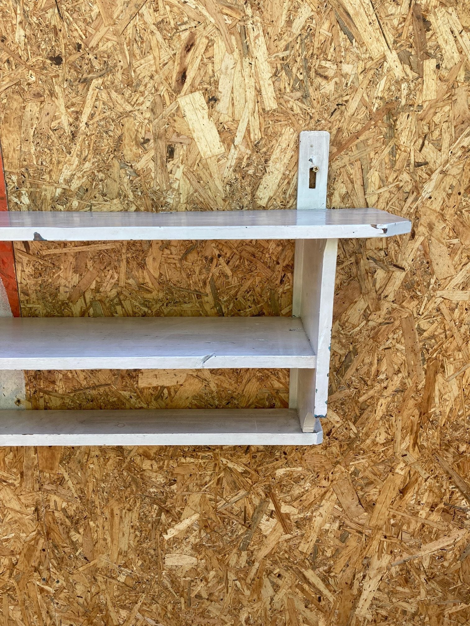 white-wooden-shelf-1
