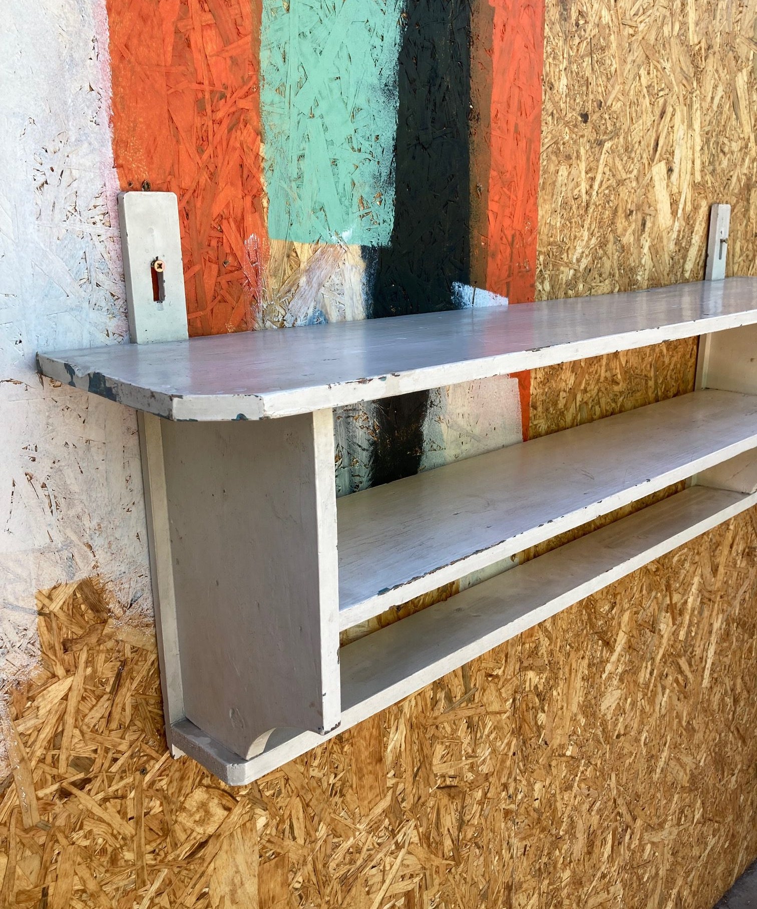 white-wooden-shelf-3