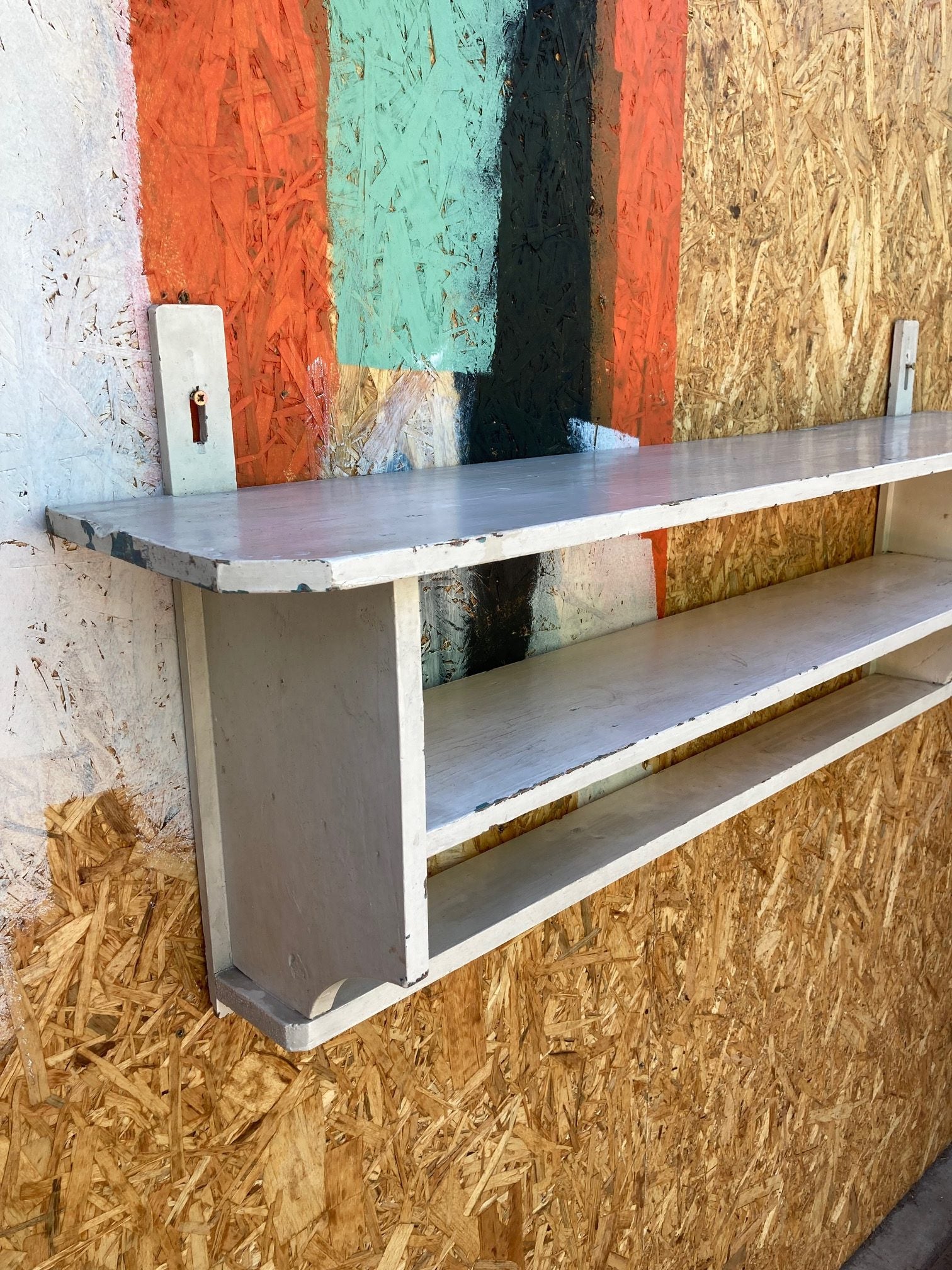 white-wooden-shelf-3