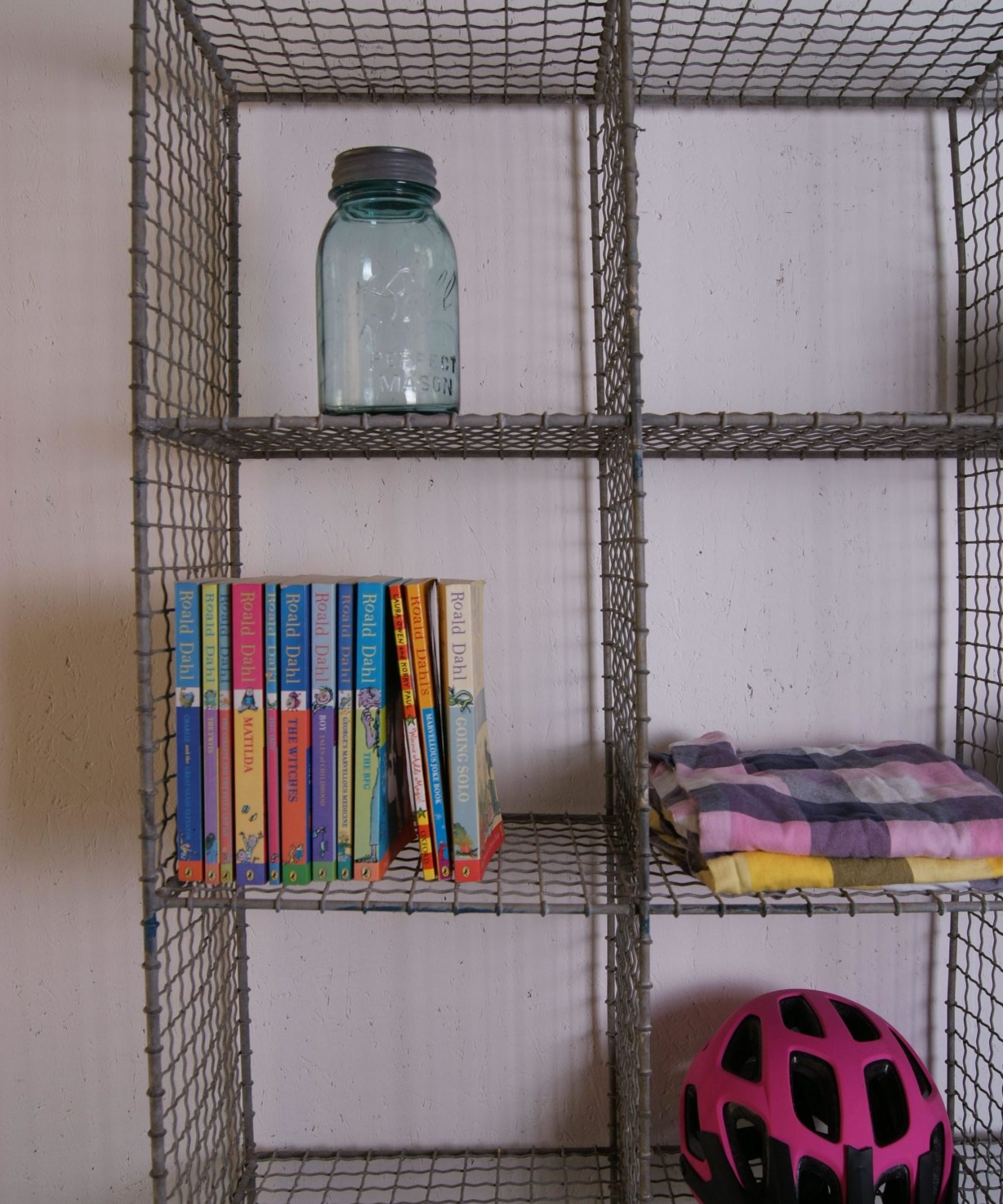 Children's Wire Boot Rack Storage Unit