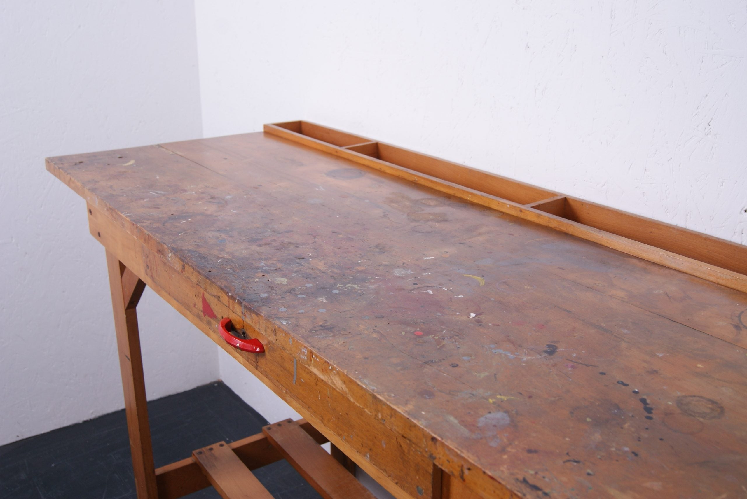 wooden-art-desk-2