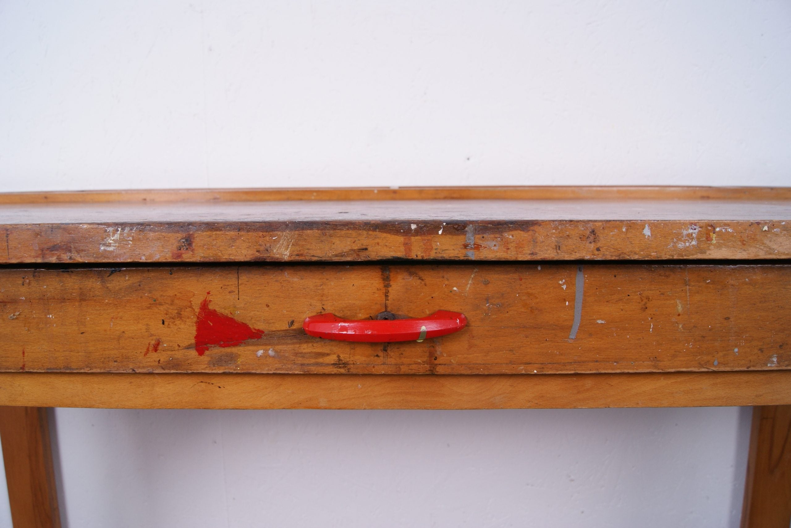 wooden-art-desk-5