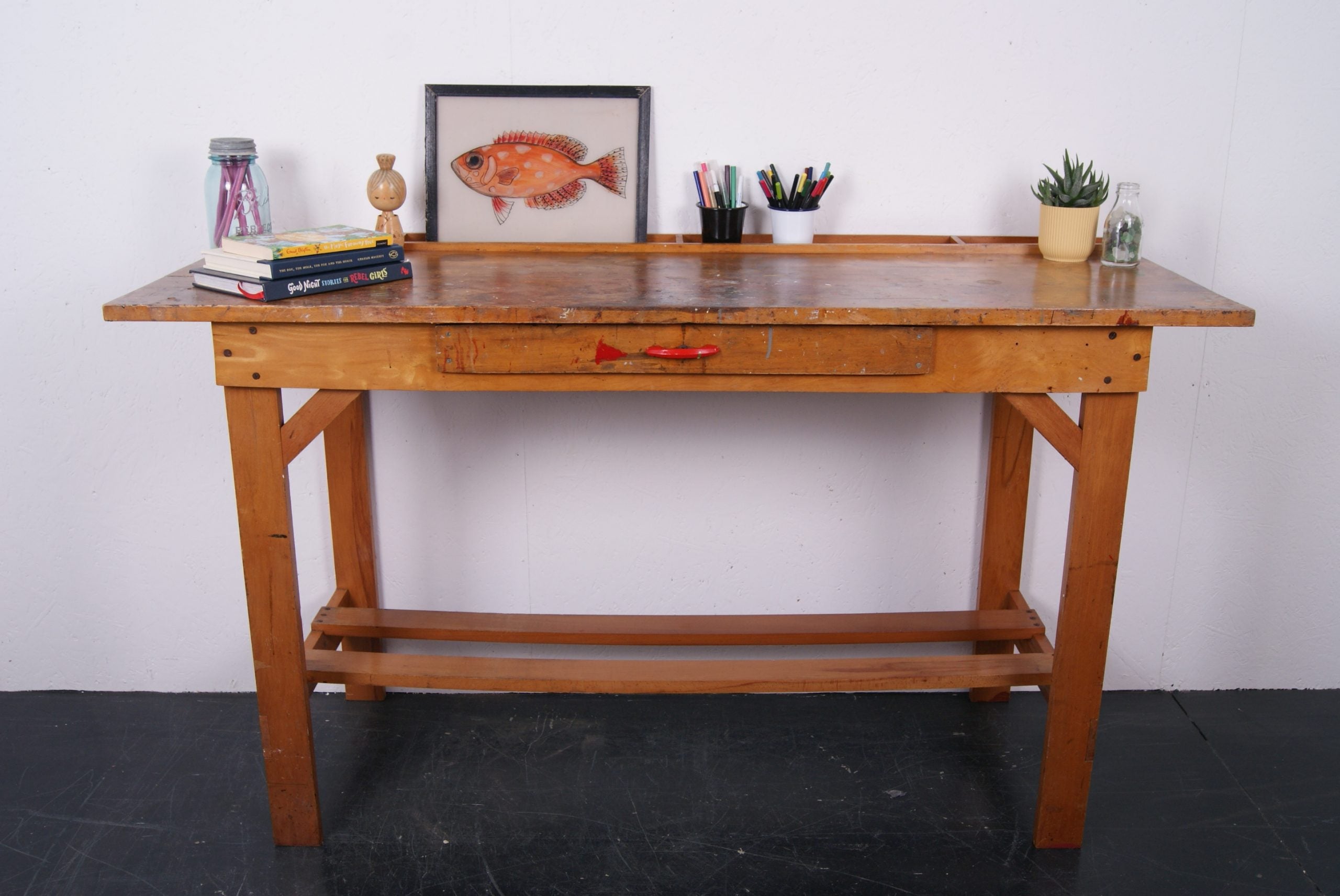 wooden-art-desk-8