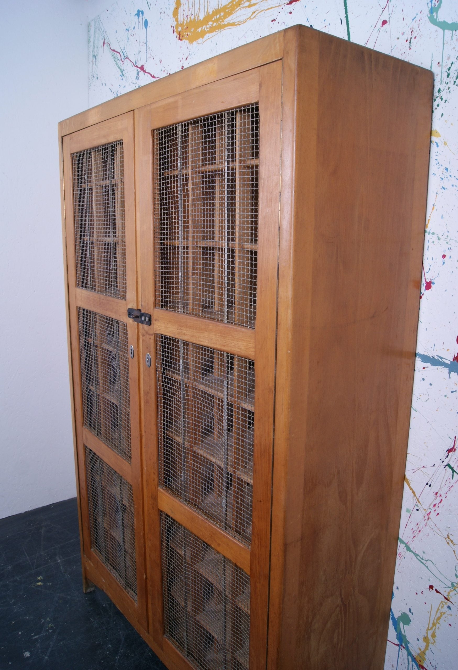 wooden-belgium-locker-5