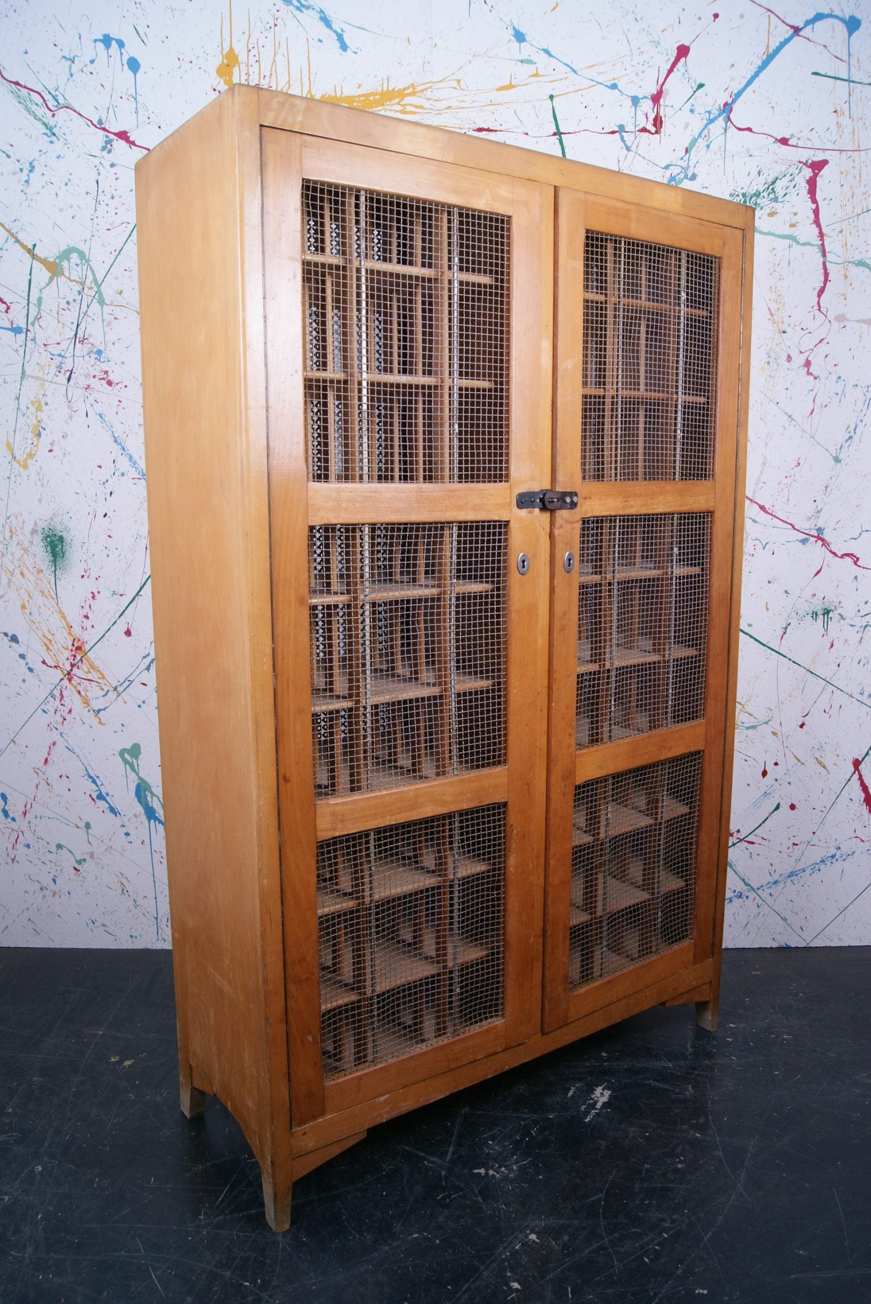 wooden-belgium-locker-6
