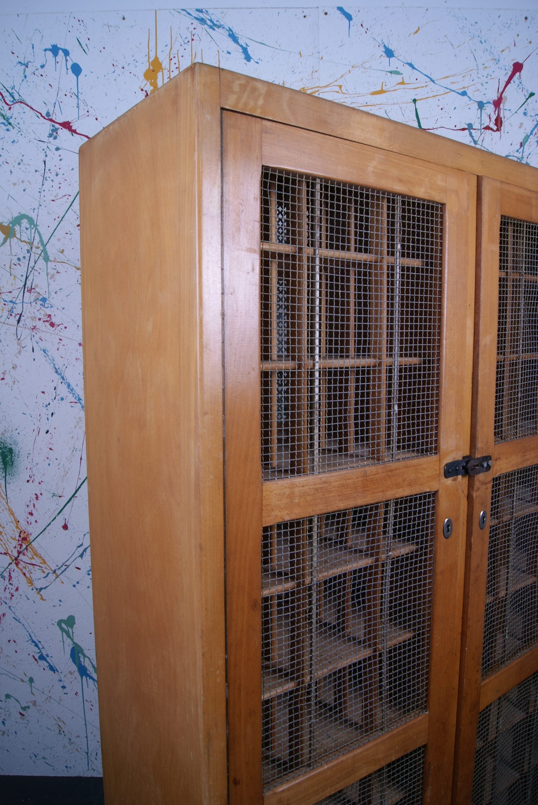 wooden-belgium-locker-7