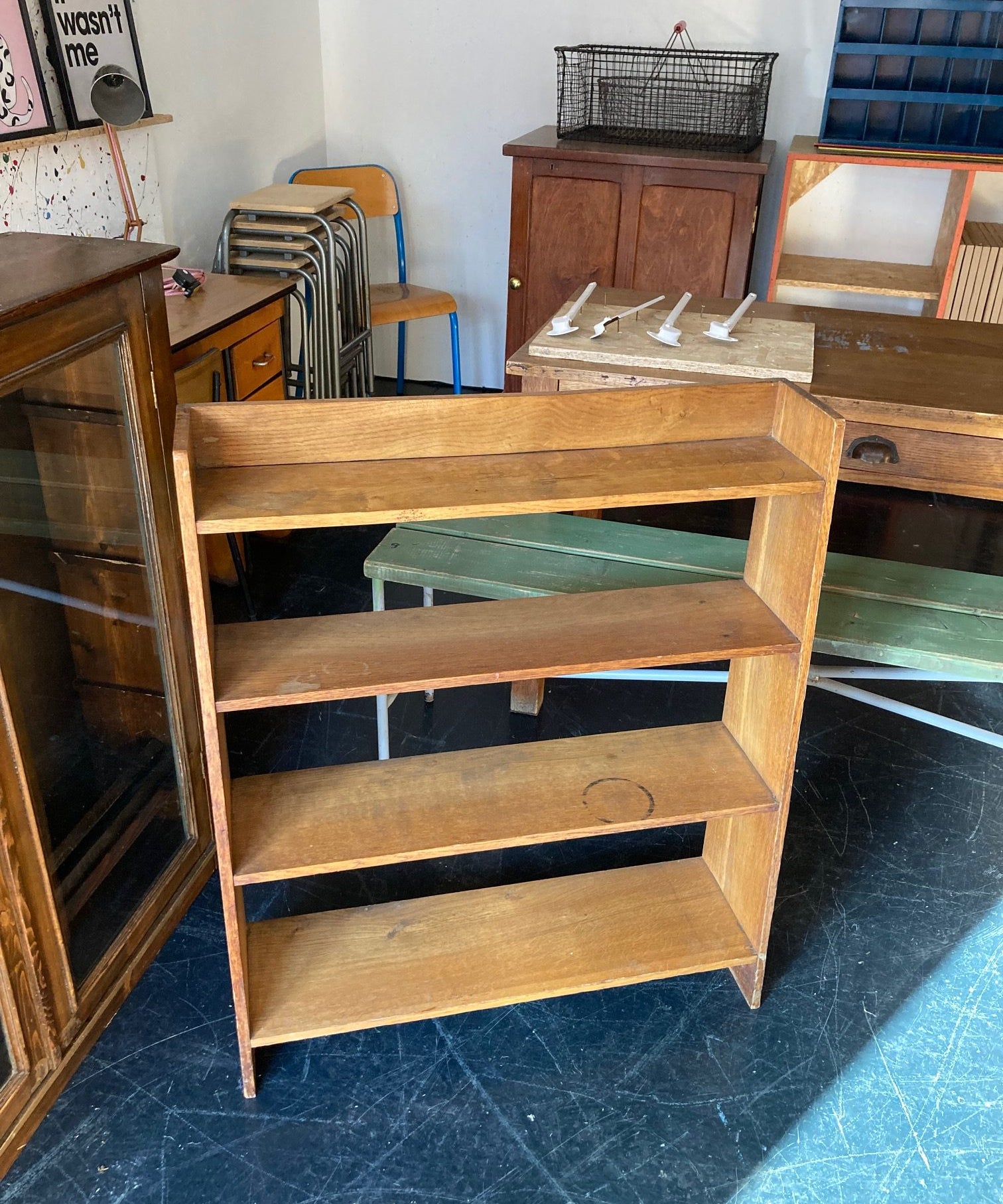 wooden-bookshelf-3