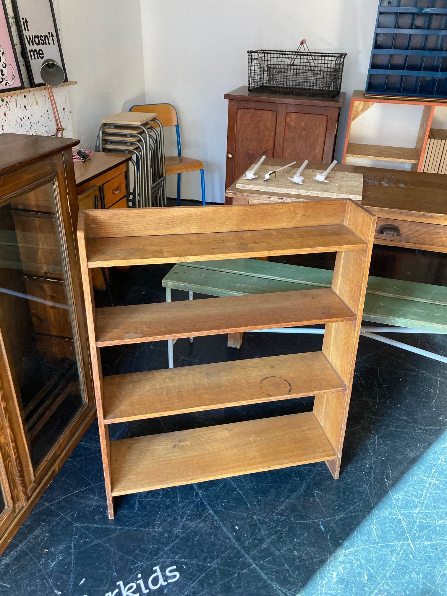 wooden-bookshelf-3