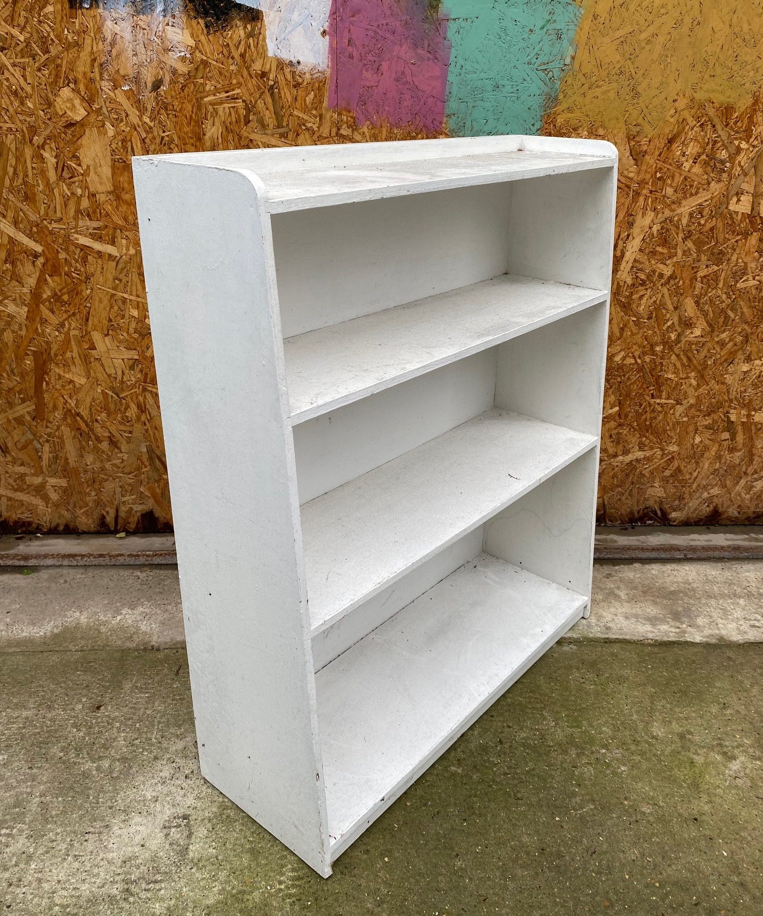 wooden-bookshelf-3