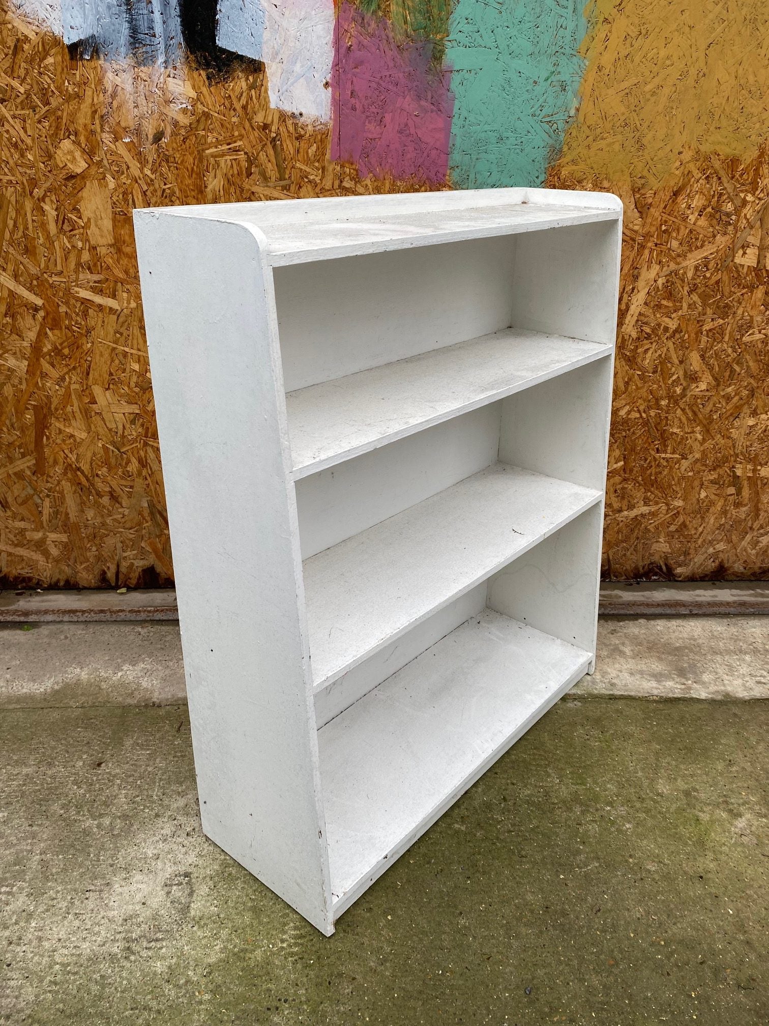 wooden-bookshelf-3