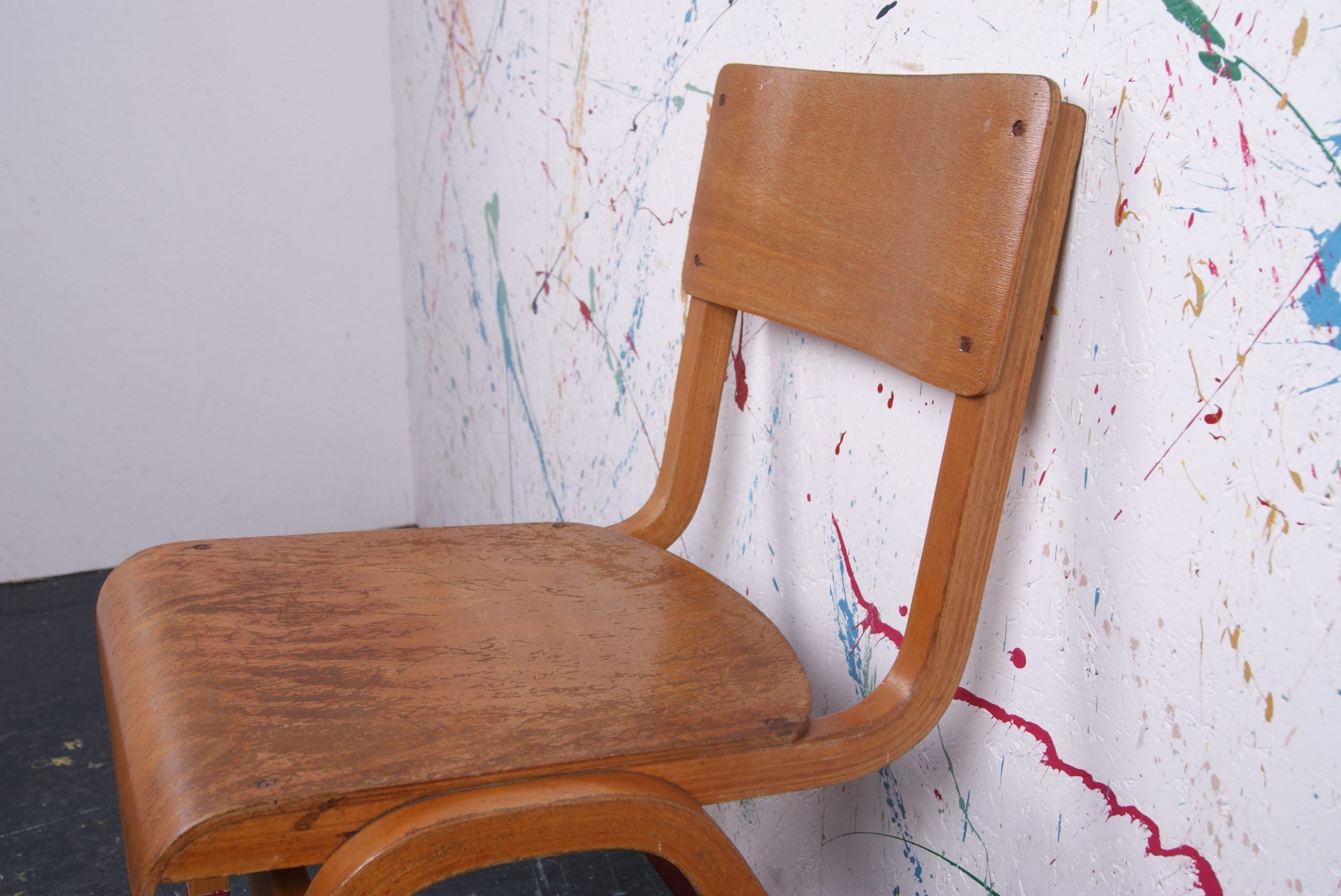 wooden-chair-eating-room-red-2