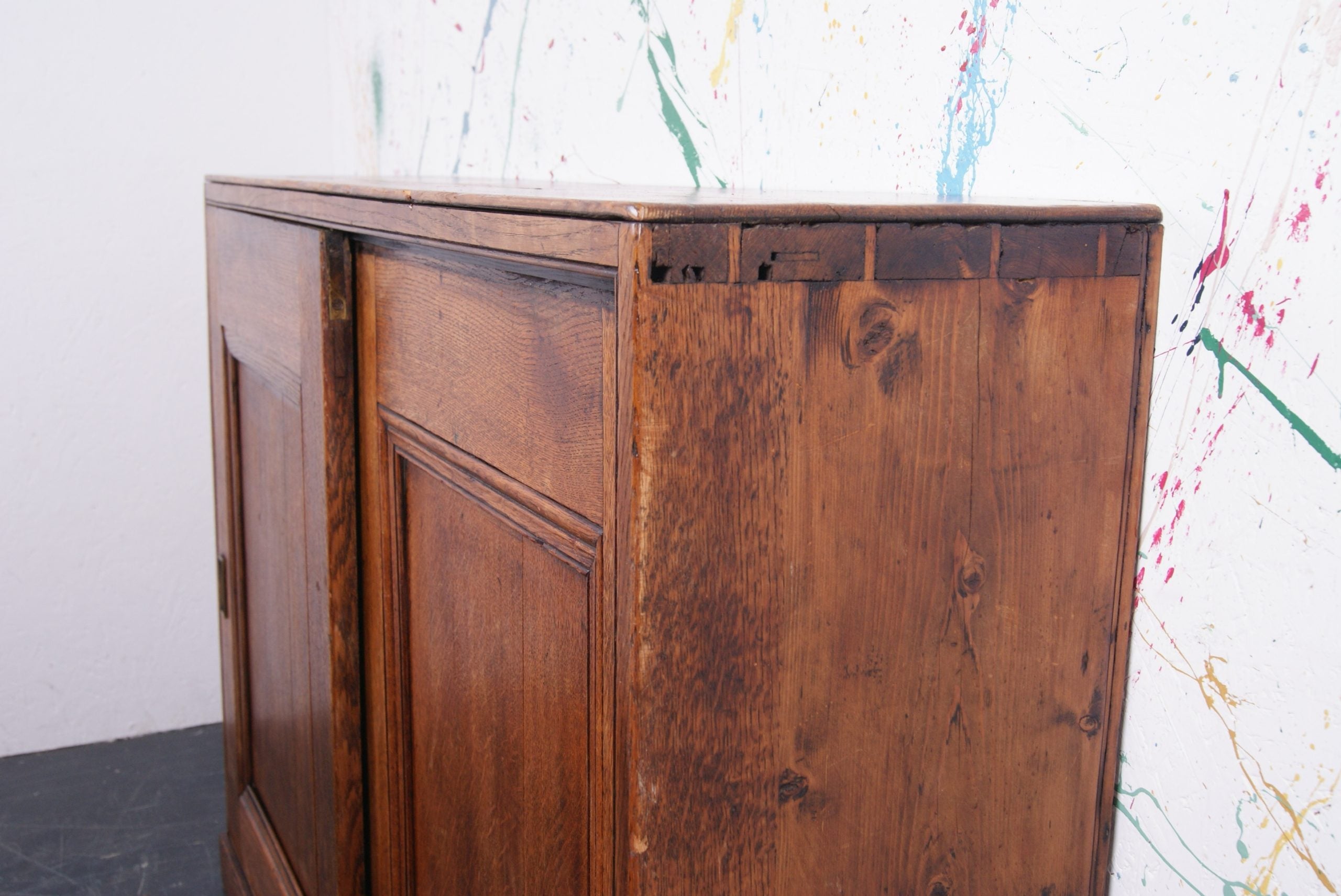 wooden-cupboard-sliding-doors-12