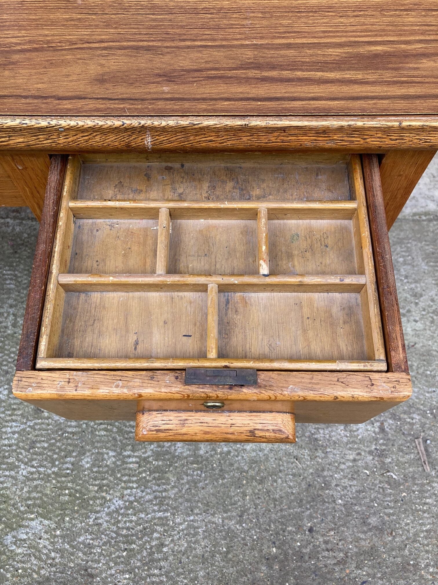 wooden-desk-drawers-4