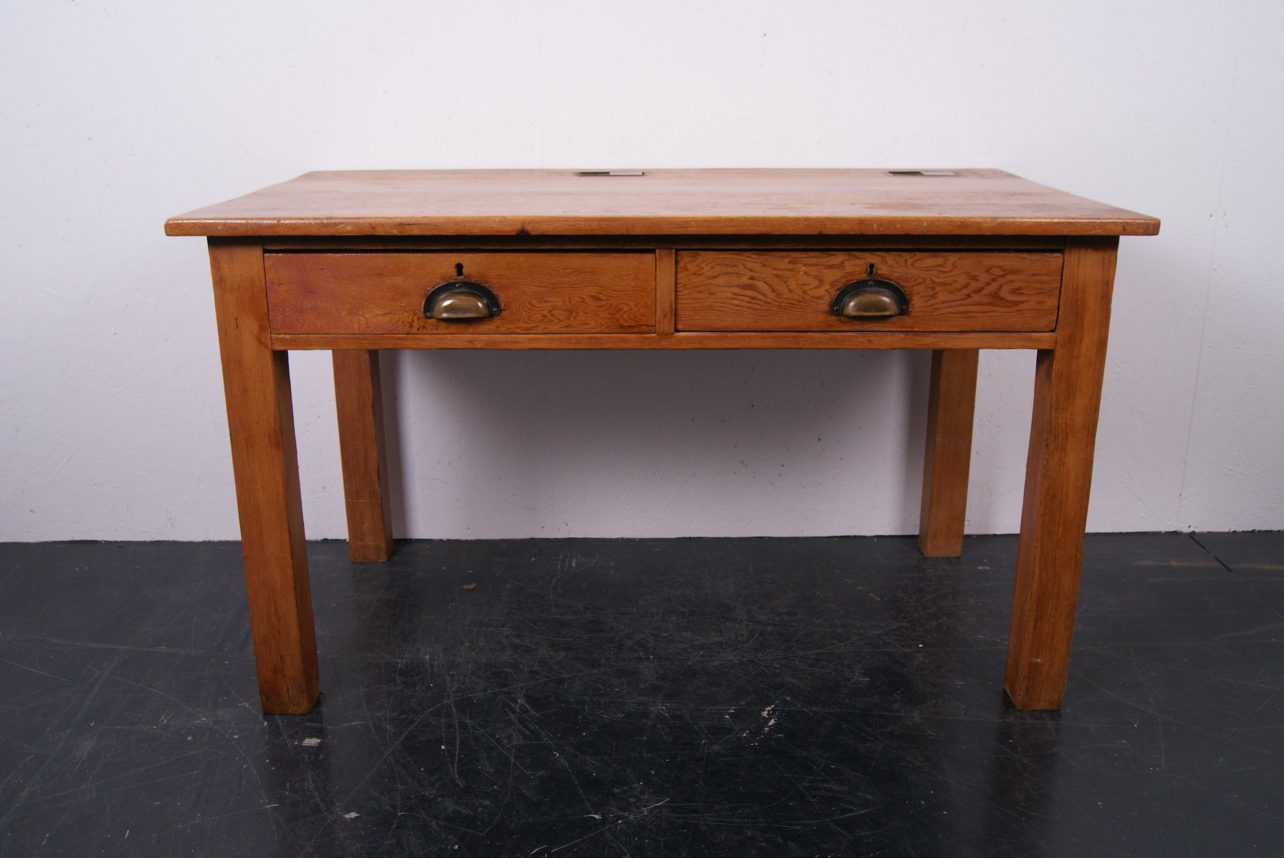 wooden-desk-with-drawers-1