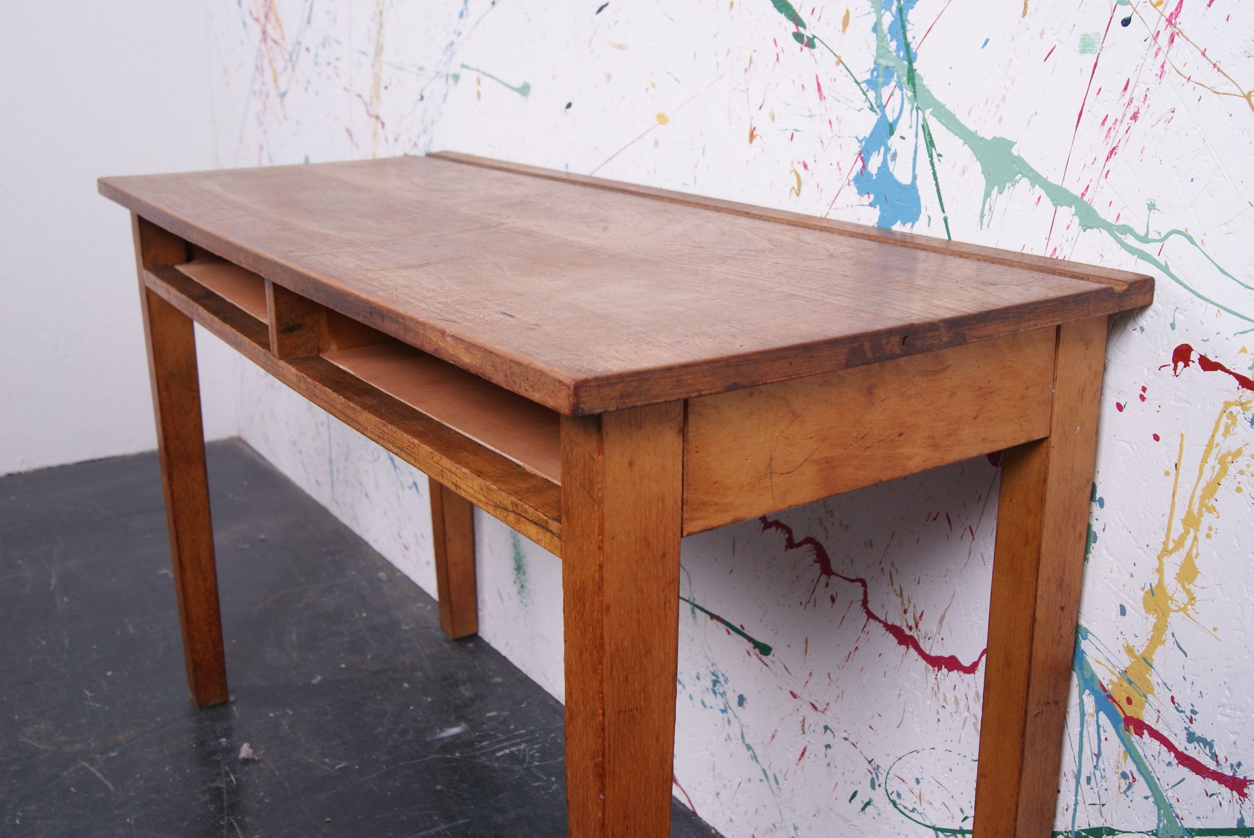 wooden-esavian-table-2
