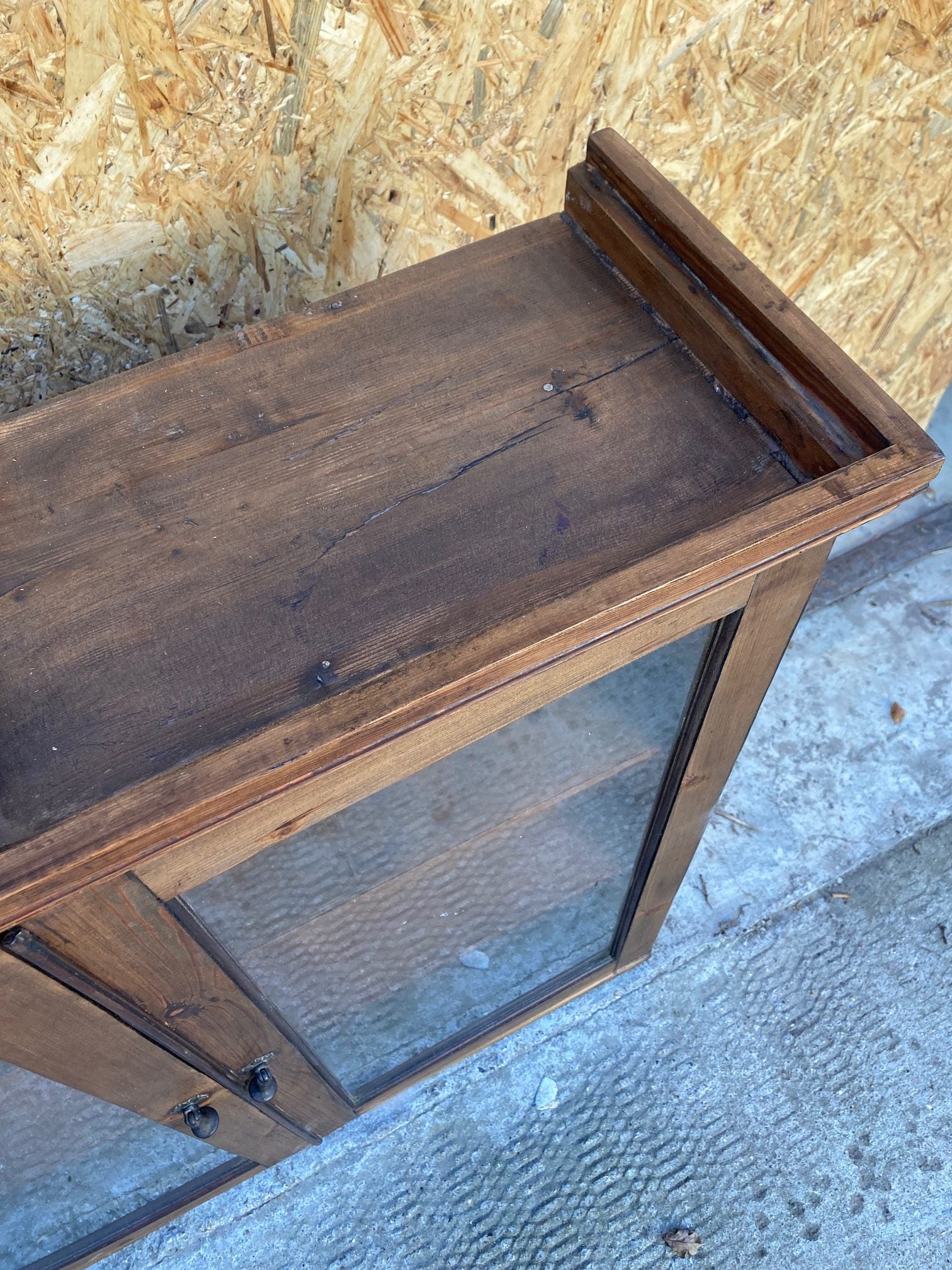 wooden-glass-cabinet-2