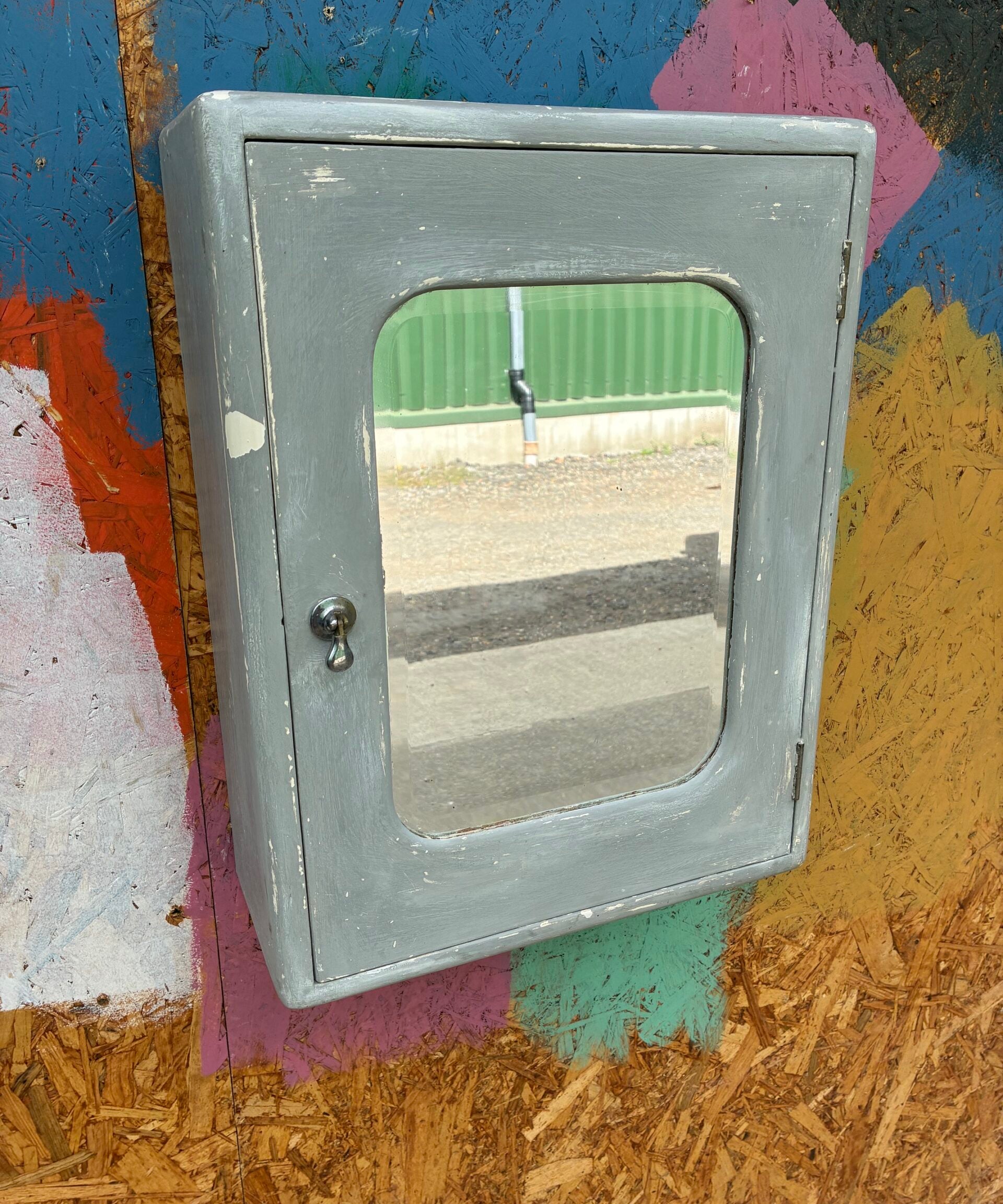wooden-mirrored-cabinet-1