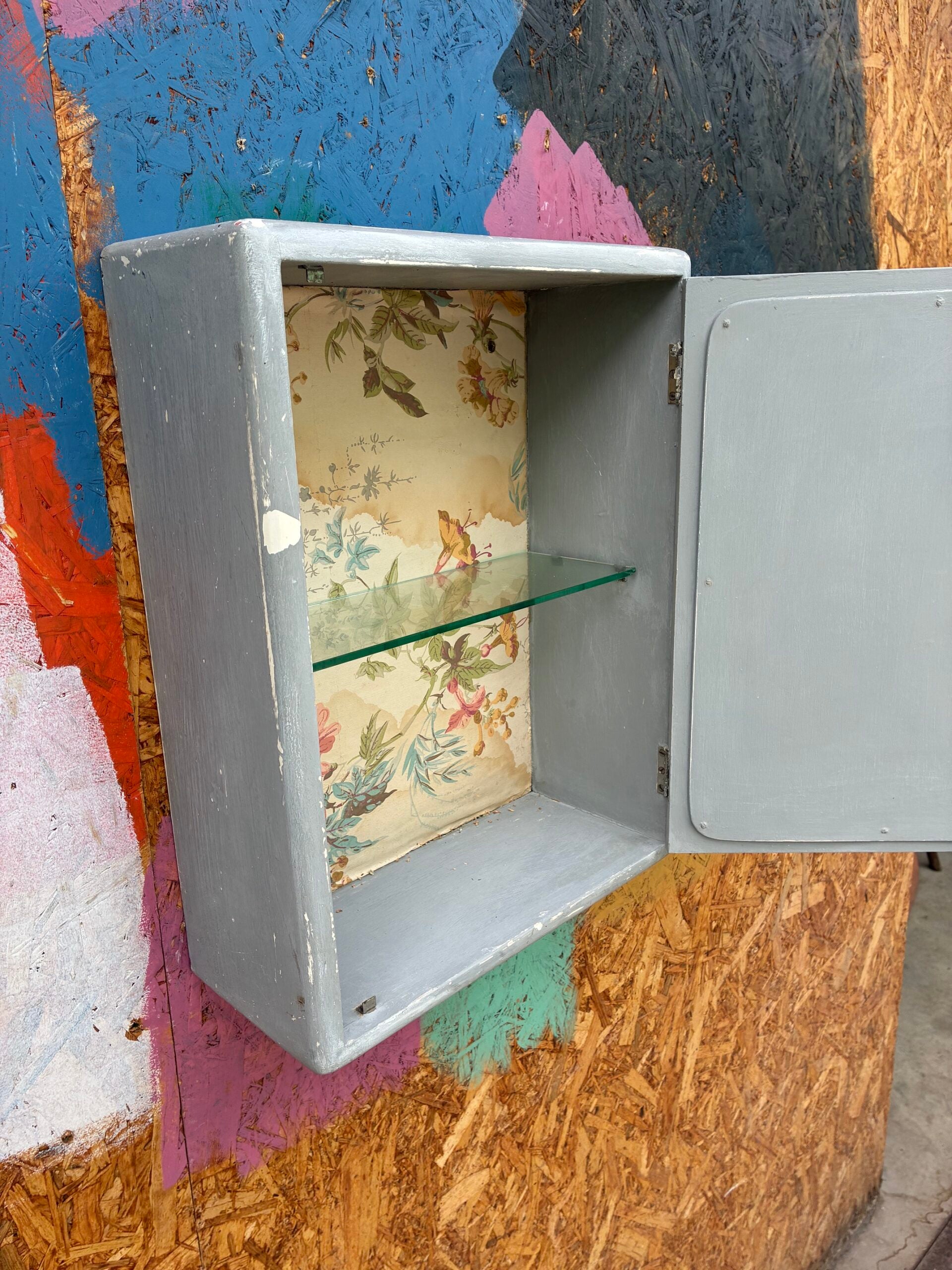 wooden-mirrored-cabinet-5