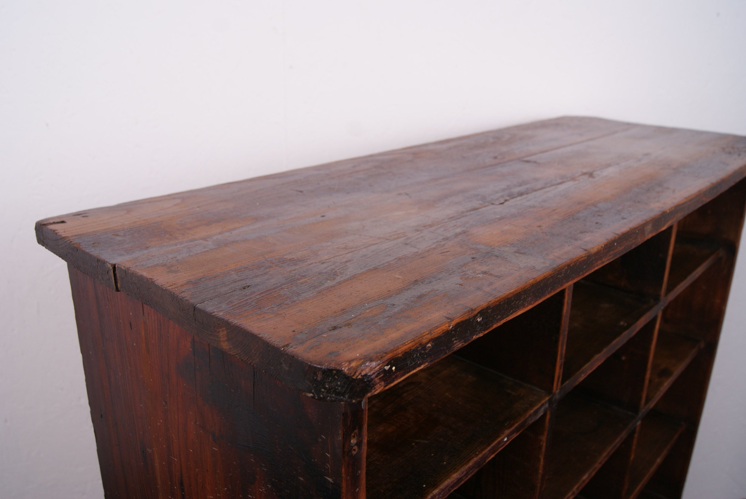 wooden-pigeonhole-6.