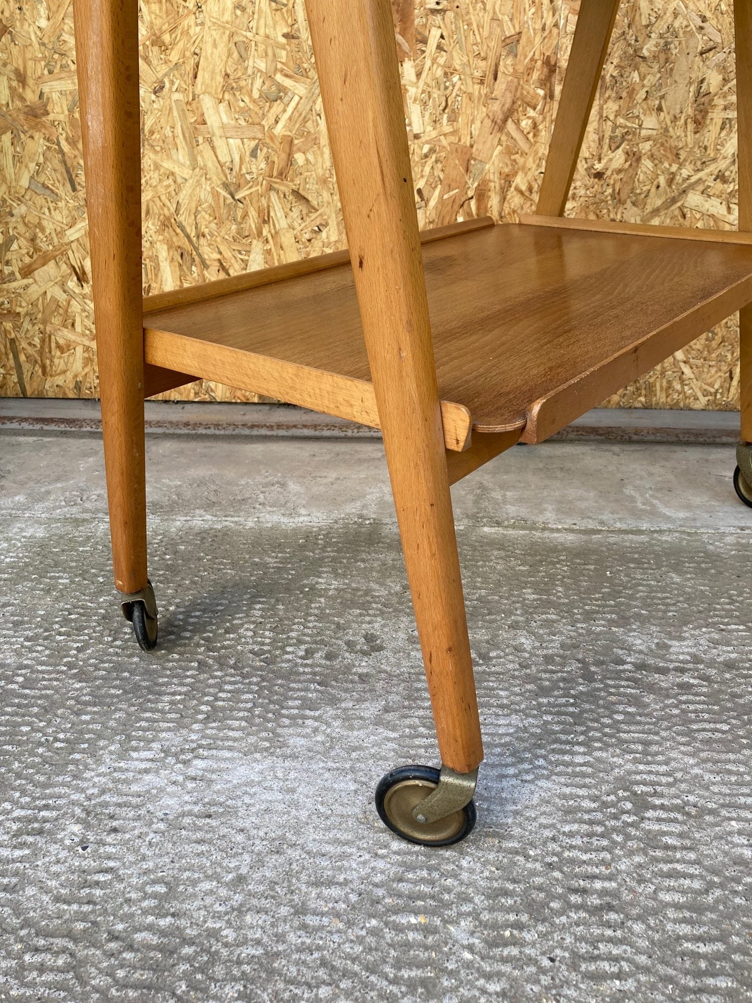 wooden-retro-treolley-6