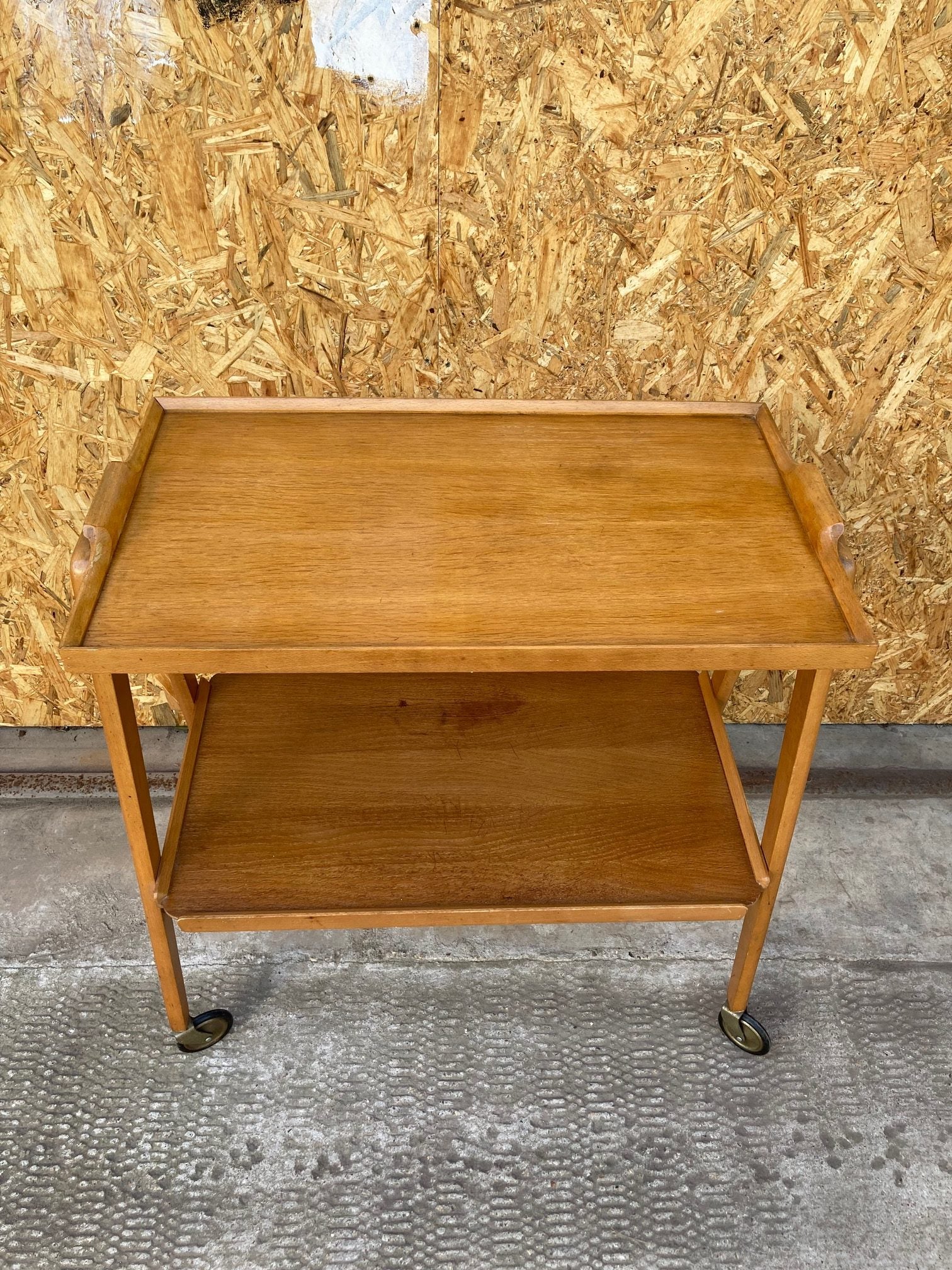 wooden-retro-trolley-2