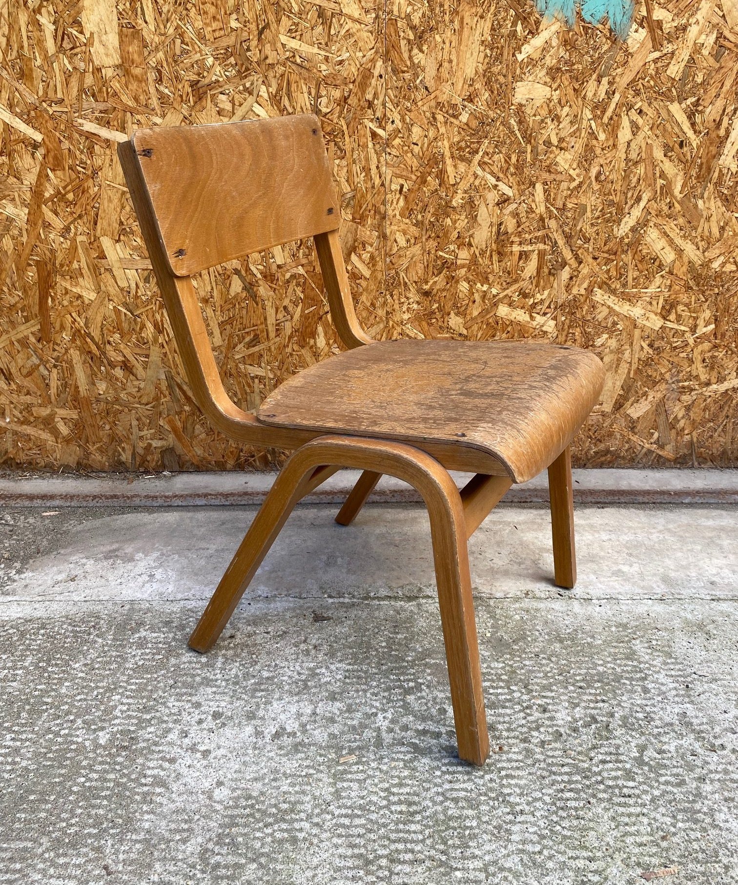 wooden-school-chairs-3