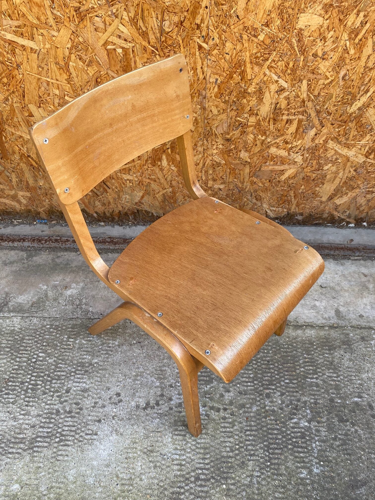 wooden-school-chairs-6