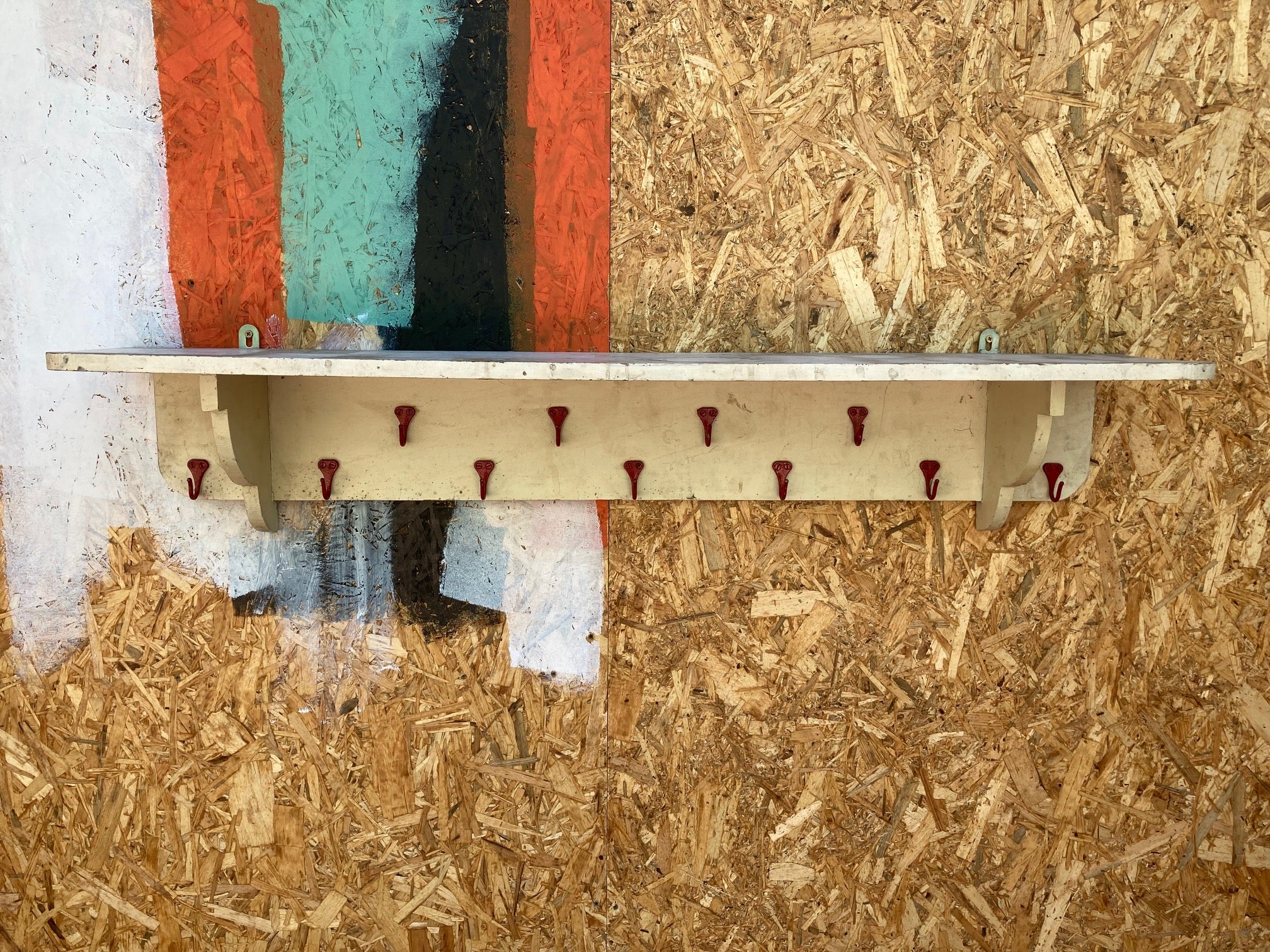 wooden-shelf-hooks-1